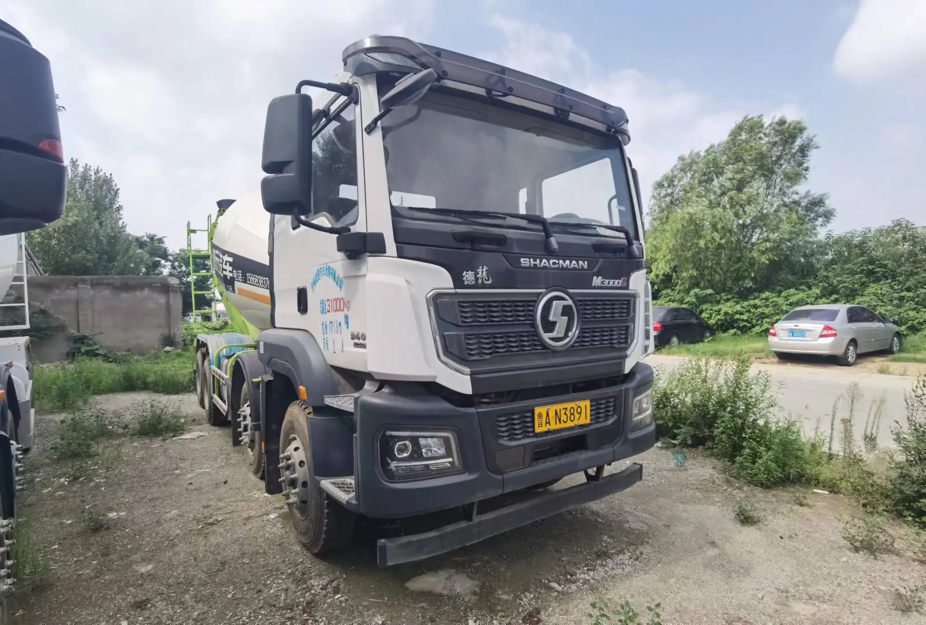 12 Cubic Meter 8*5 M3000S Mobile Concrete Ready Mix Mini Concrete Mixer Tank Truck