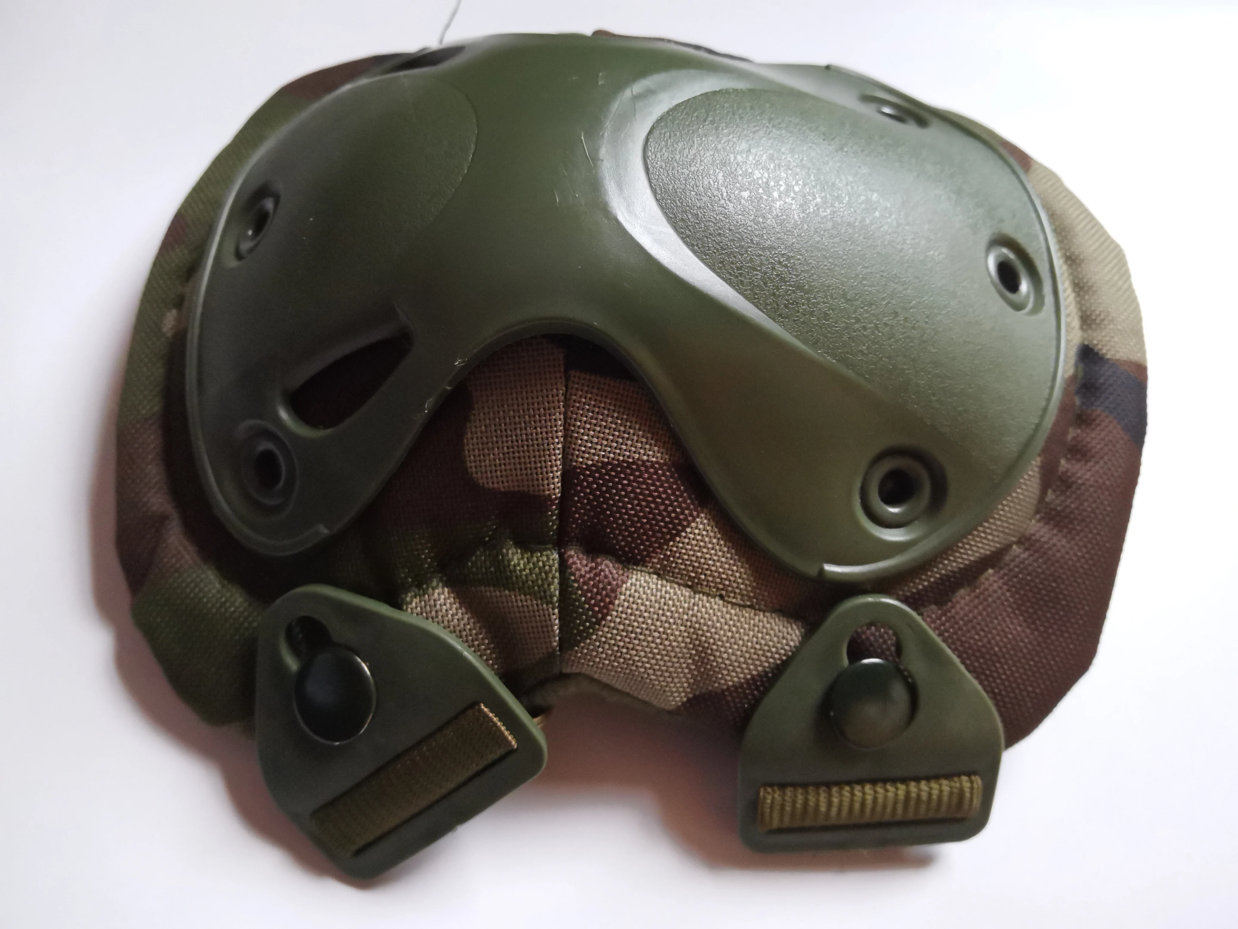 Jungle camouflage 600D waterproof and flame retardant Oxford cloth protective equipment industry and trade company directly sol