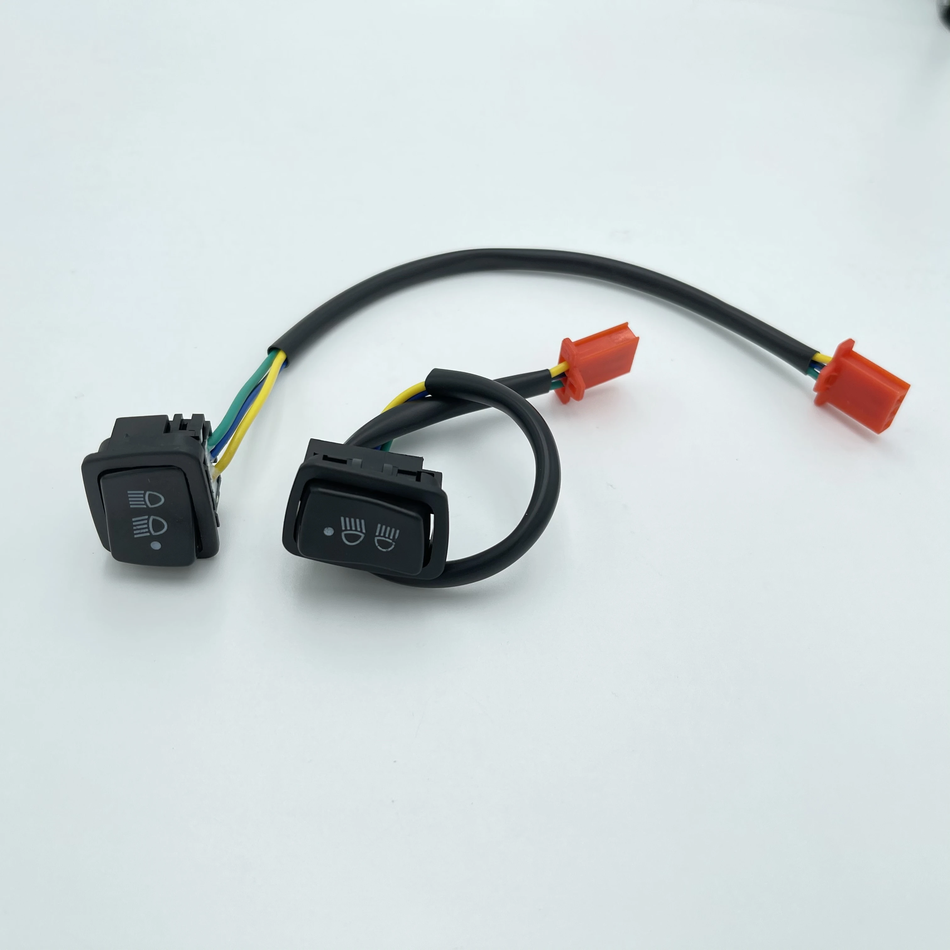 AEROX155 Three-stage dimming headlight switch.