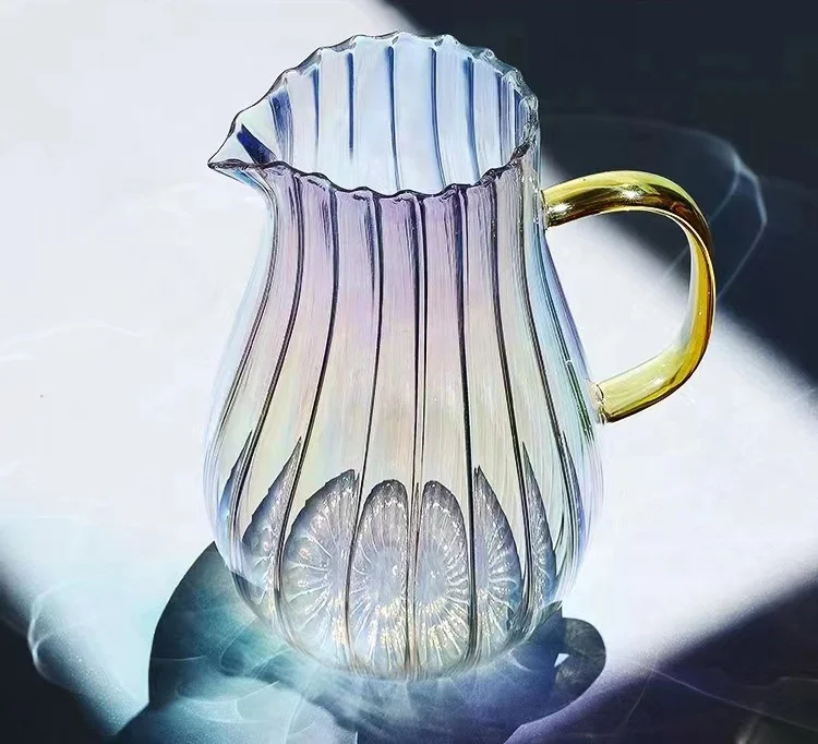 Wholesale Glass Cold Water Pitcher with Lid and Handle Hot Water Glass Jug for Household Custom Color