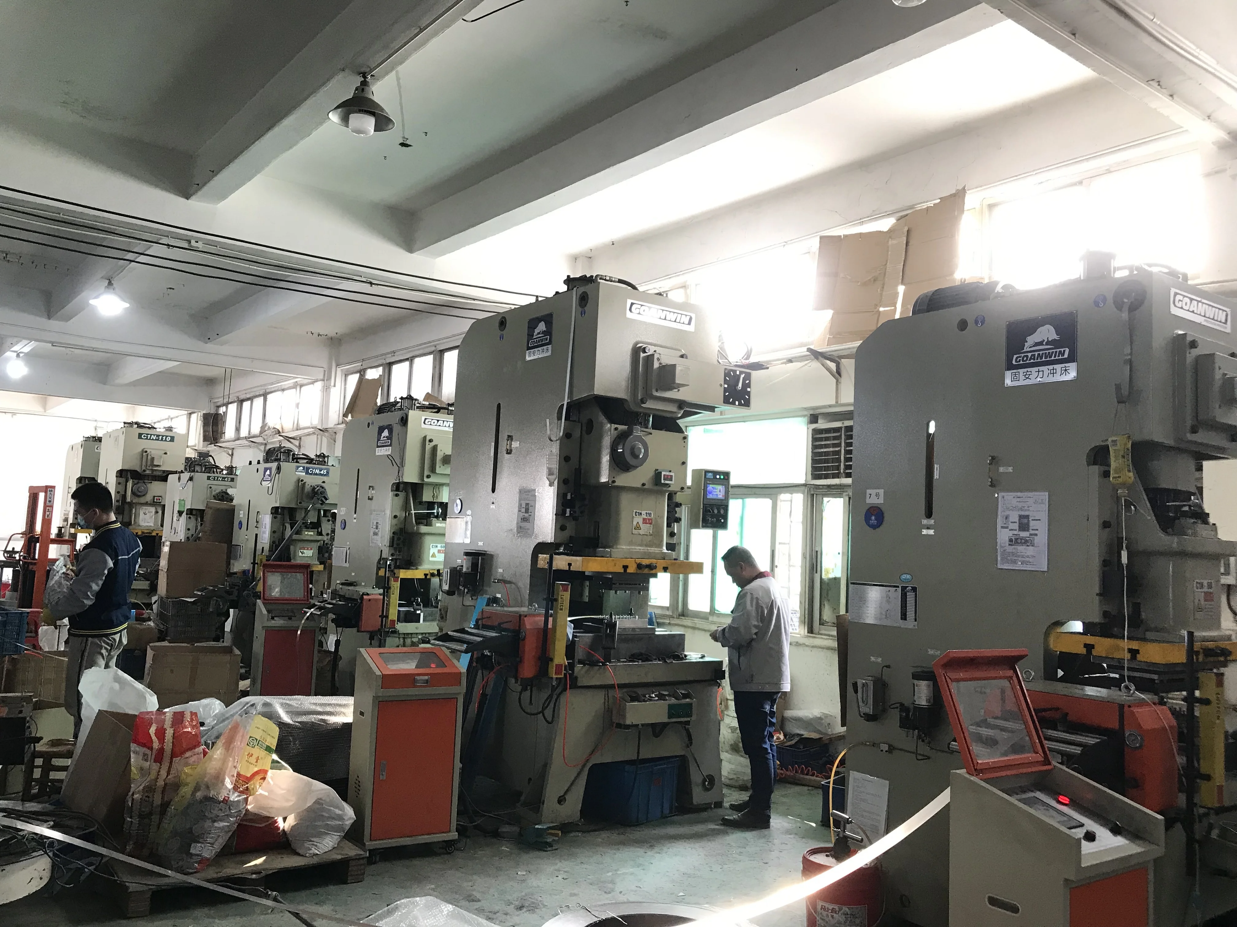 OEM ODM индивидуальные плоские металлические штампованные части из нержавеющей стали для стен плоских стяжек бетонных кирпичей Формовочная