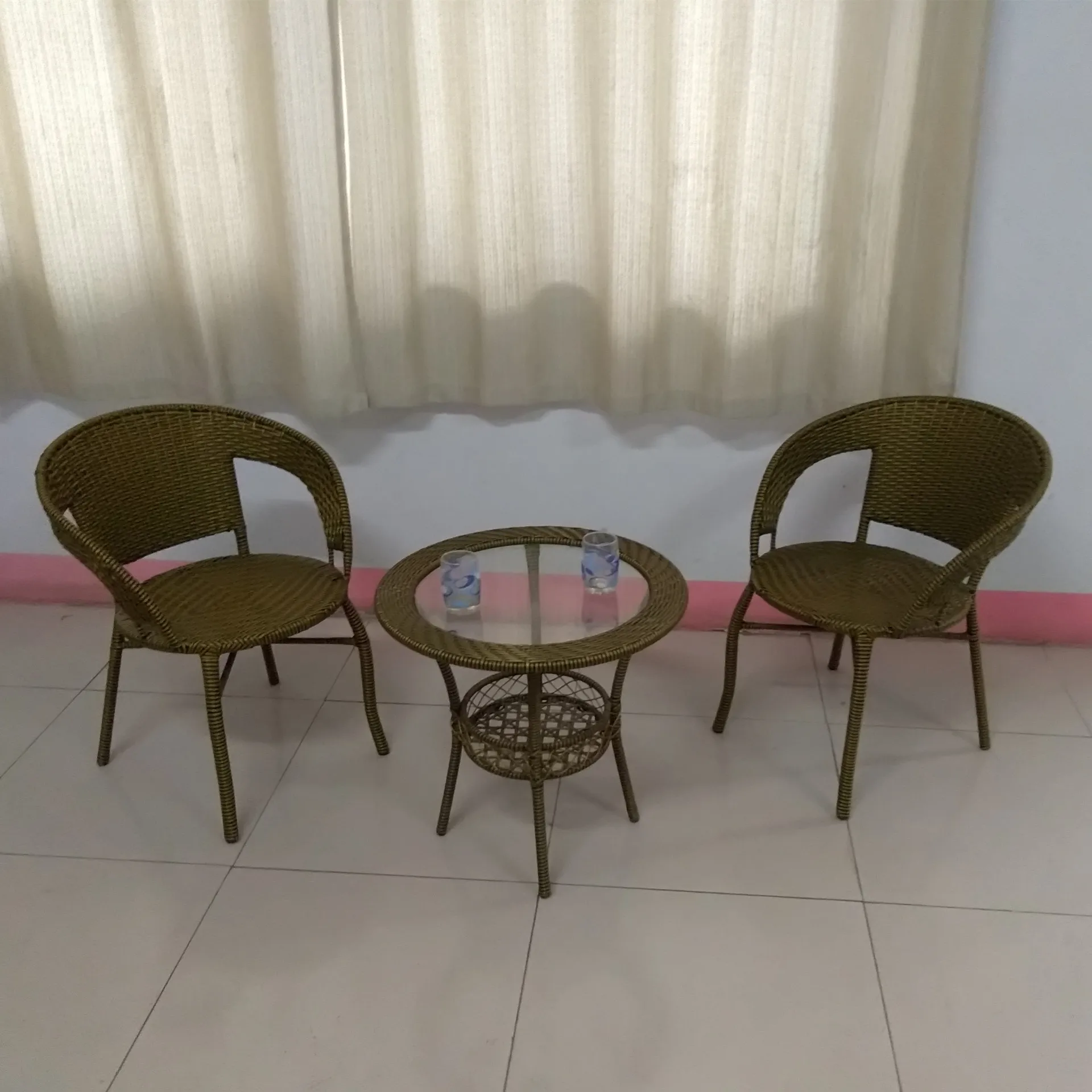 Простой ротанговый стул для гостиной, чайный столик, круглый стол для отдыха, уличный ротанговый стул, комплект из трех предметов