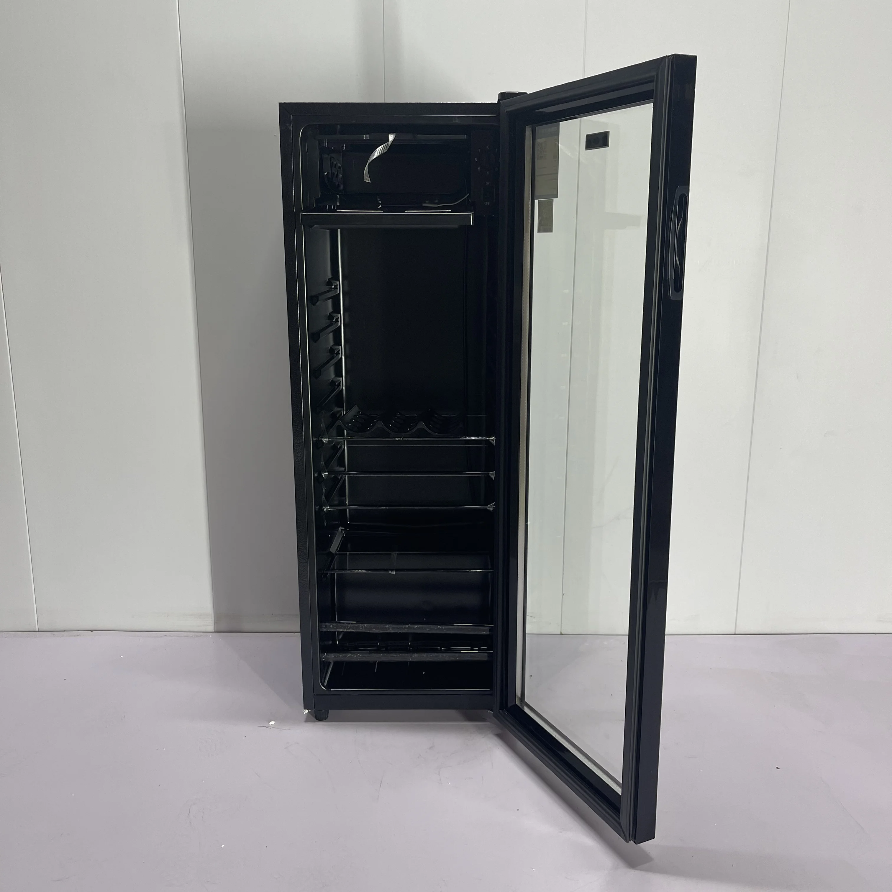 Factory Direct LC-138-liter Wine Cooler Large Capacity Dual-zone Display Energy Efficient Wine Cooler for Family Restaurants