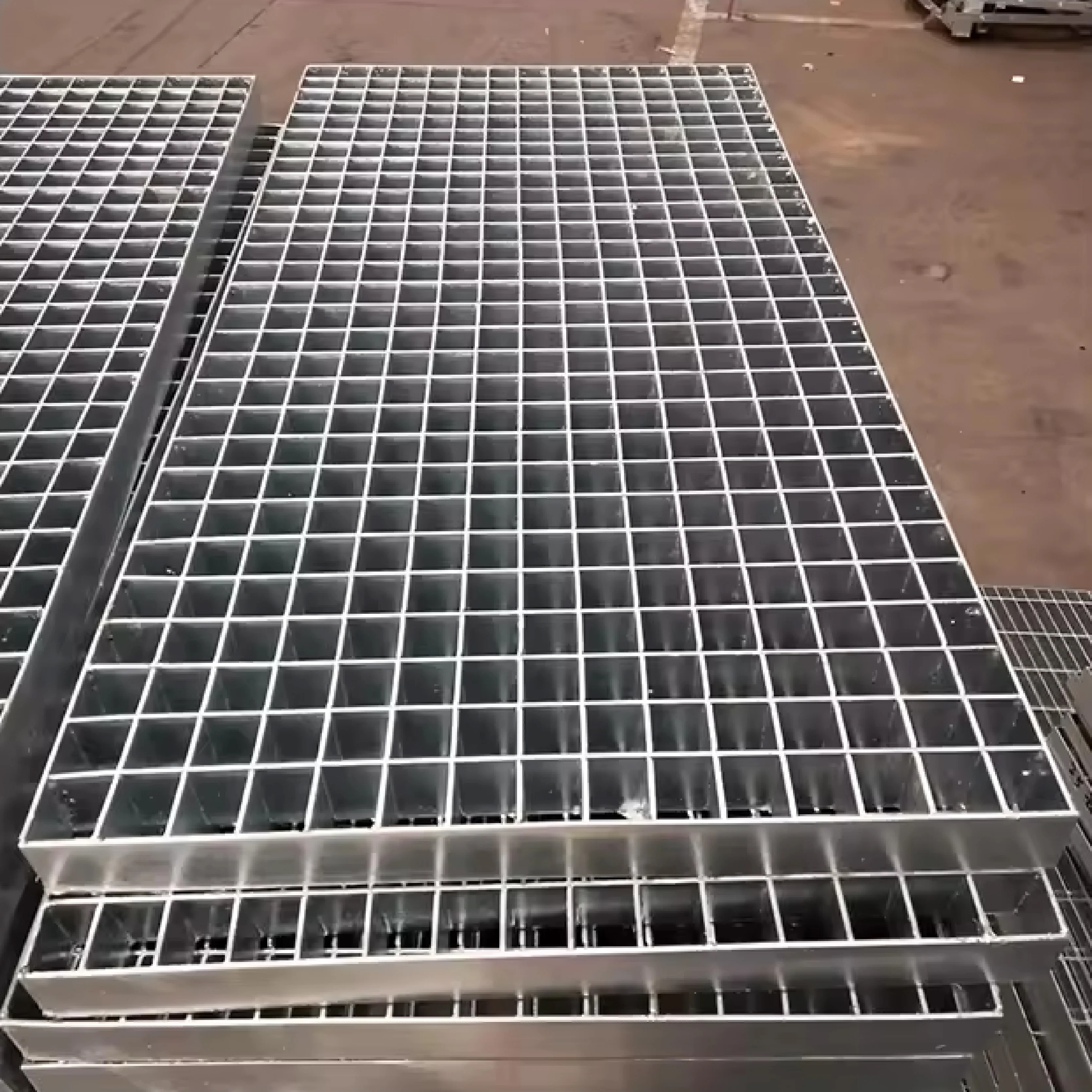 swimming pool stainless catwalk Steel grating car parking weight per square meter Steel grating