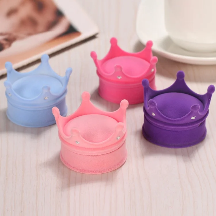 Cute jewelry packaging box crown shape velvet ring box factory wholesale