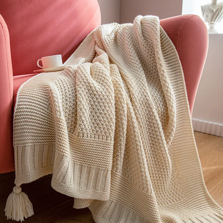 Wholesale hot selling ins net red knitted warm blanket four seasons shawl wool blanket car office lunch break blanket