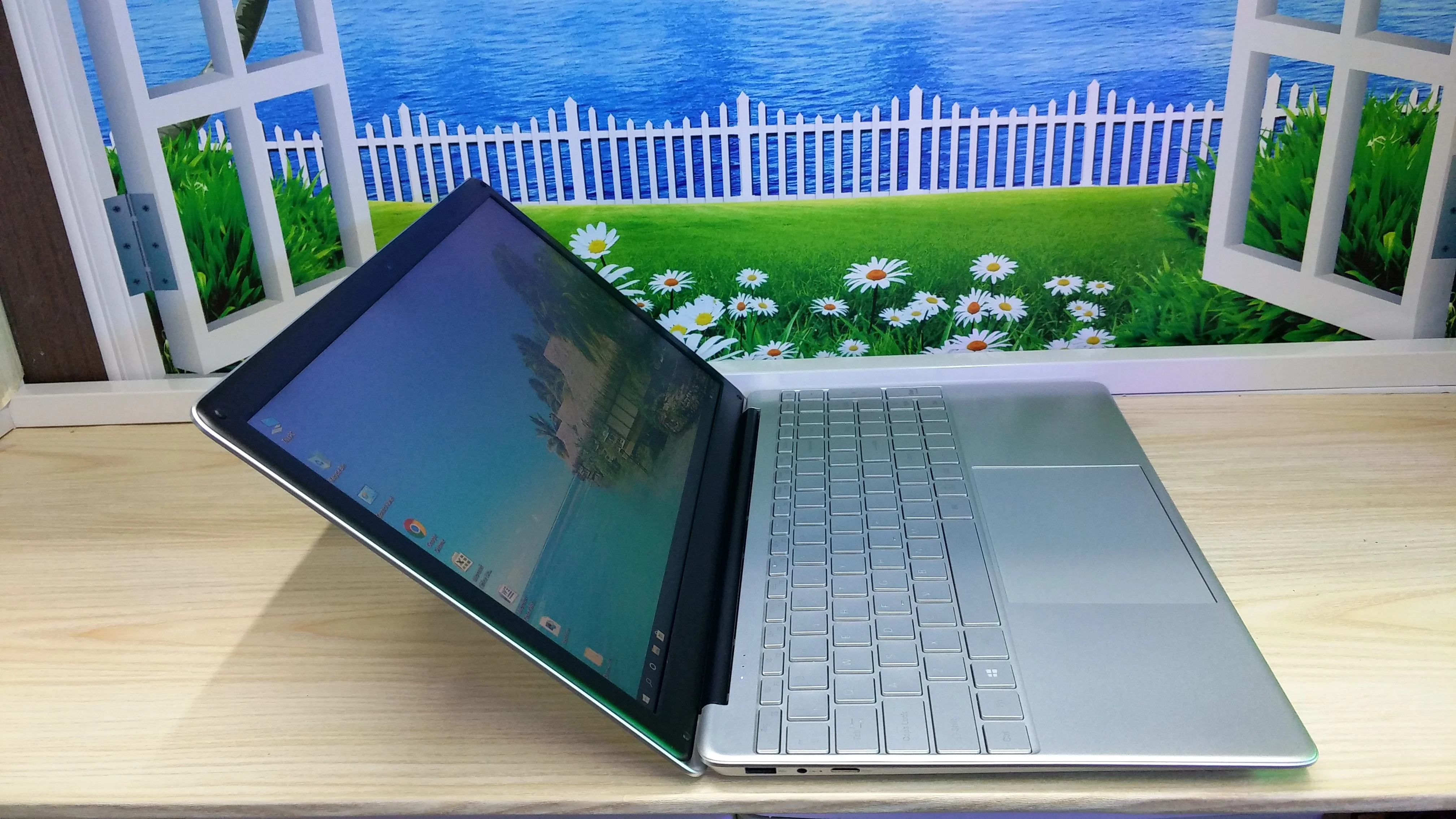 Ultra slim portable laptop 15.6 inch with full backlit keyboard 12GB RAM 1TB SSD good quality notebook