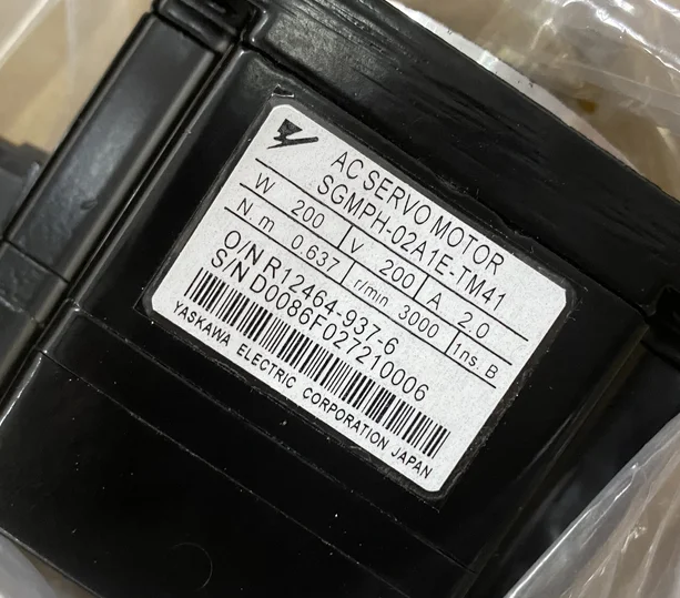 Yaskawa SGMPH-02A1E-TM41 200W Серводвигатель Новый и