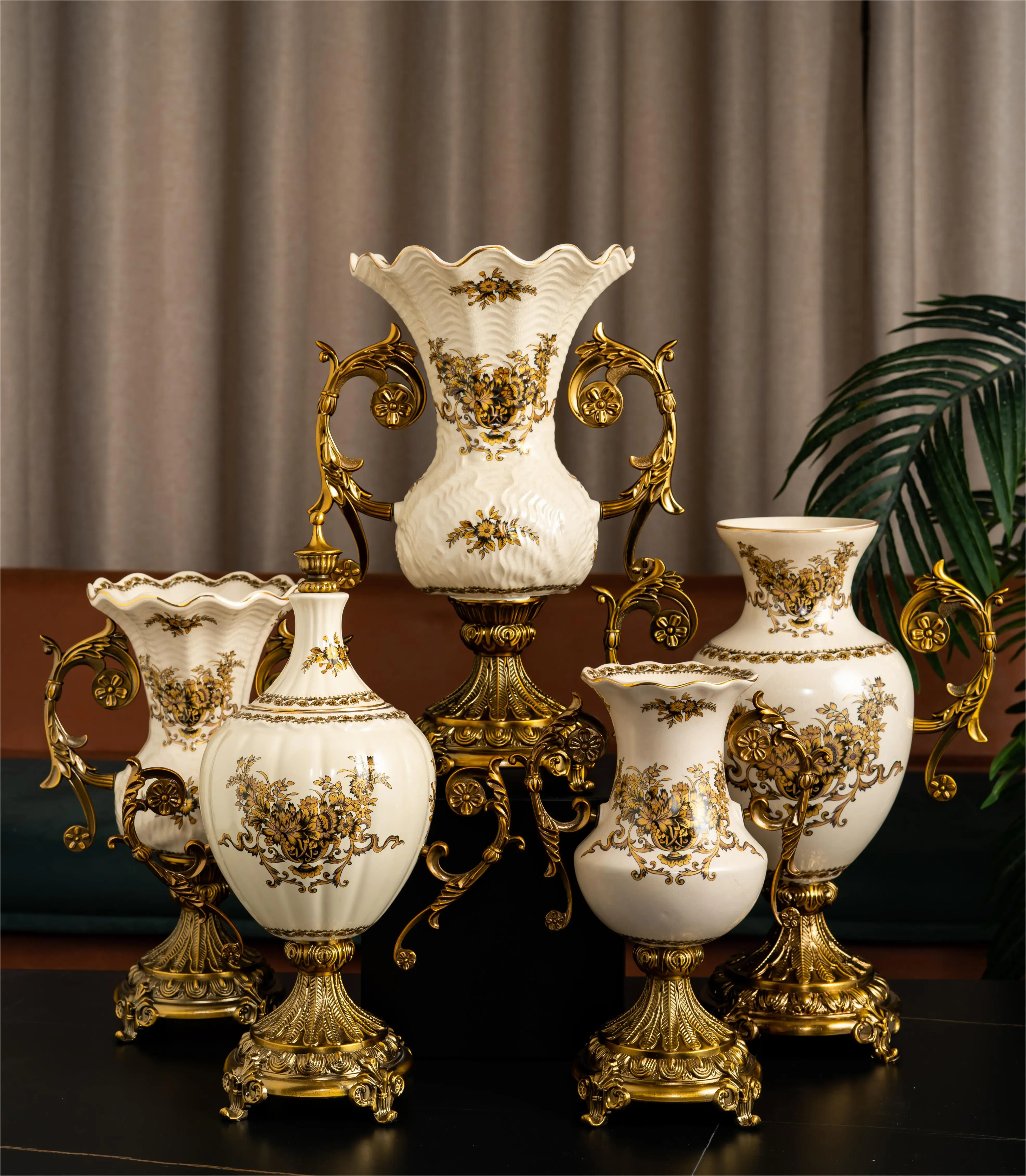 Wholesale custom unique shape kazakhstan home decor decorative vases flowers classic ceramic vase with alloy handle and base