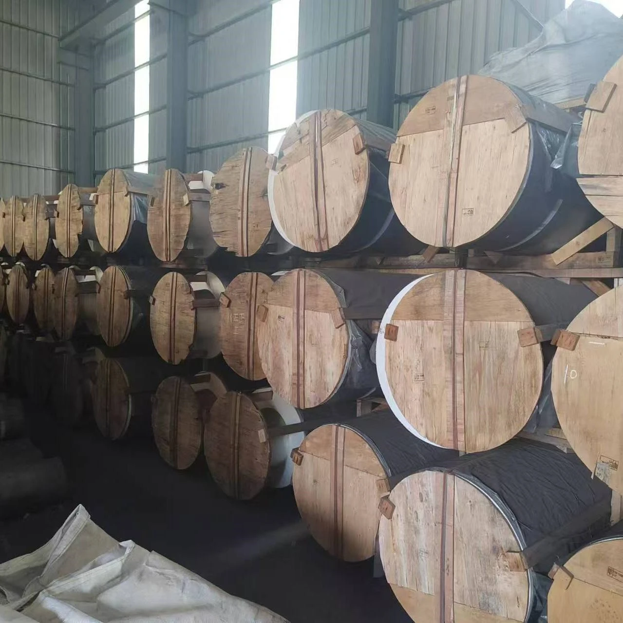 Regular Power Graphite Electrode RP 300 mm Graphite Electrode With In Large Stock And Fast Delivery