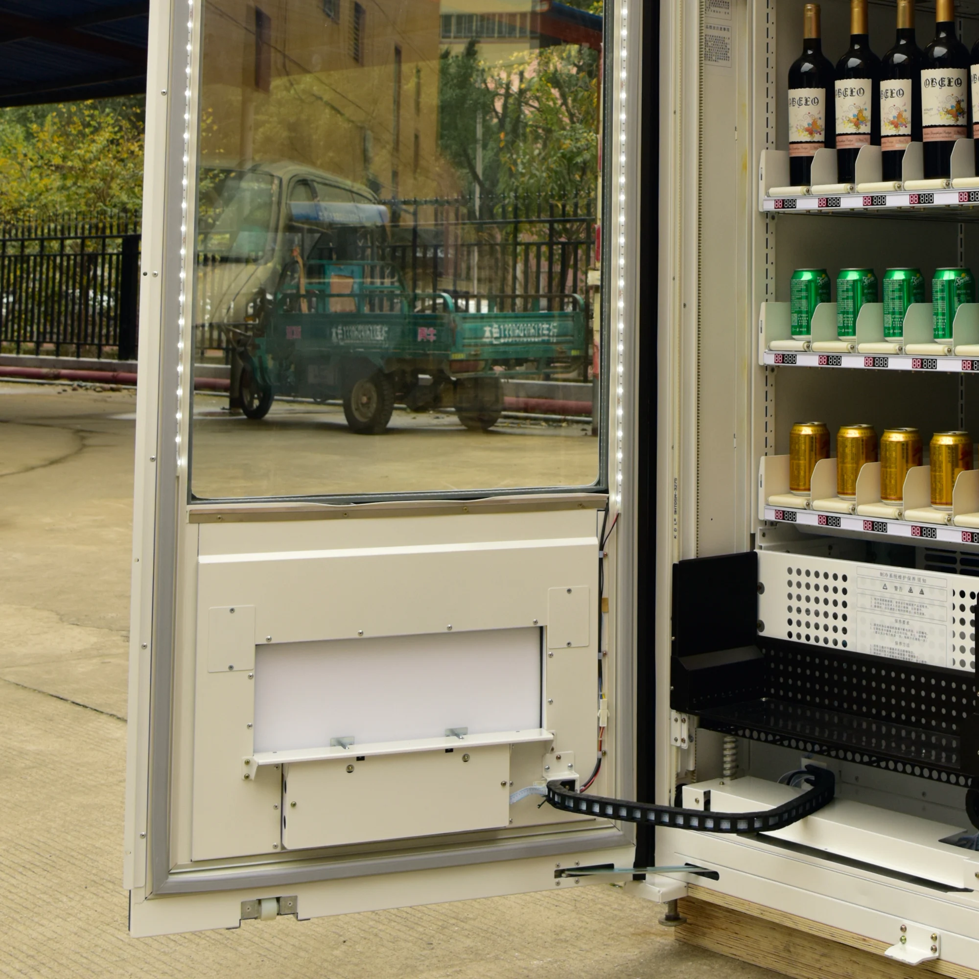 Refrigerated coffee vending machine red wine and alcohol vending machines for beer