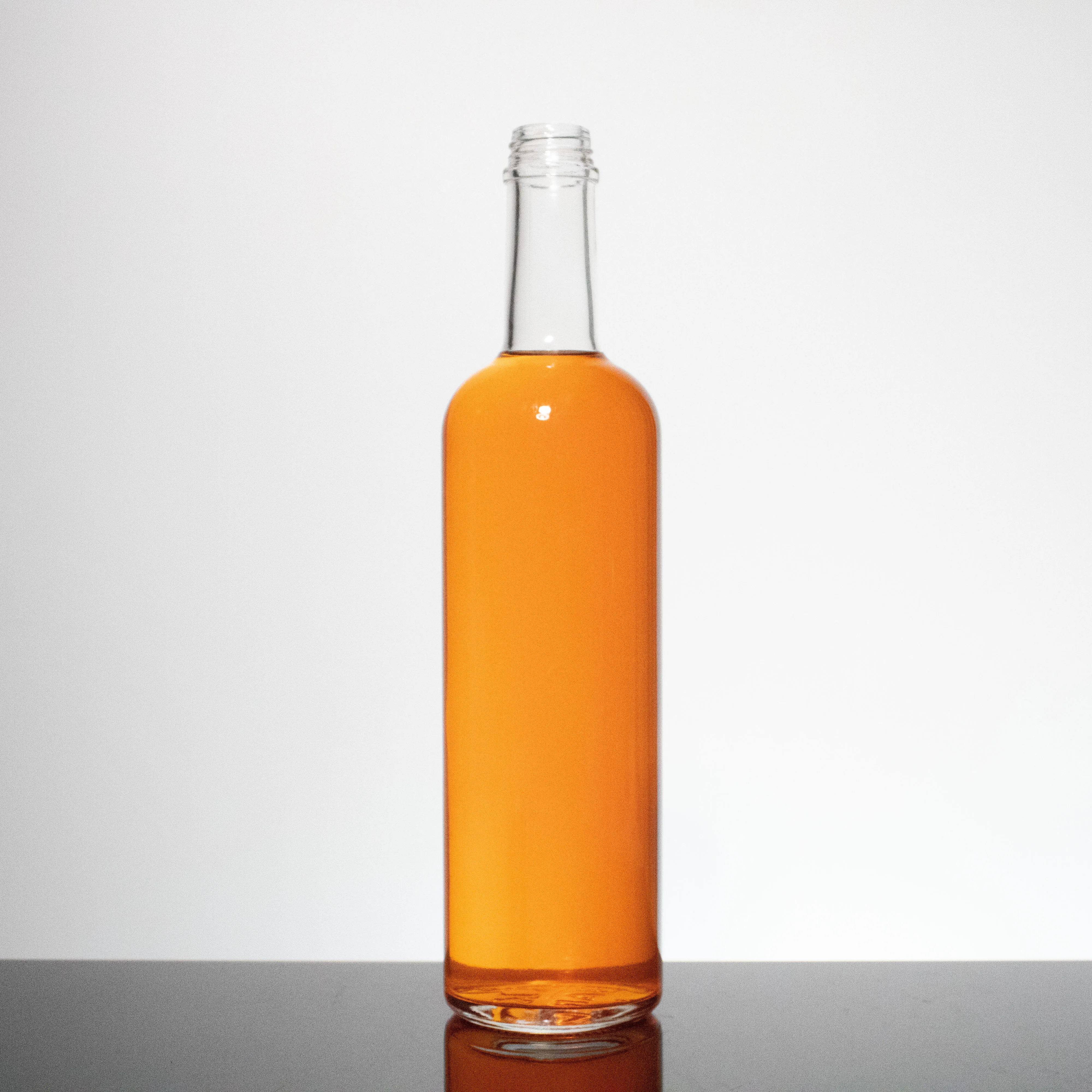 Explosive New Products 700ml Custom Logo Empty Gin Vodka Tequila Rum Glass Flask Liquor Bottle