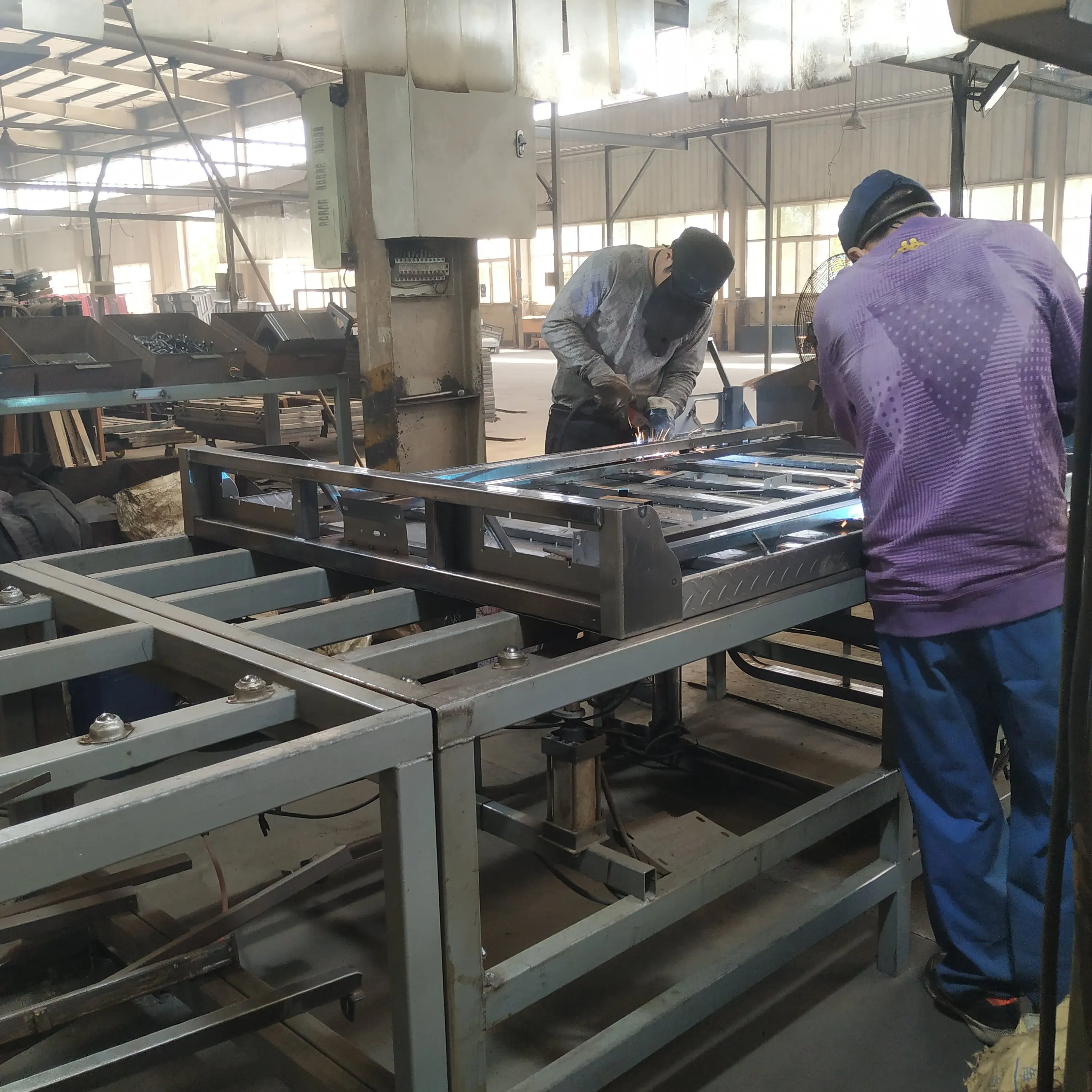 OEM/ODM factory dual water cooled engines rear four tires overload self-unloading gasoline motor motorcycle cargo tricyclel