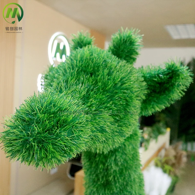 Customized Shape Artificial Turf Grass Status Giraffe Topiary Sculpture Artificial Grass Animal for Garden Landscaping
