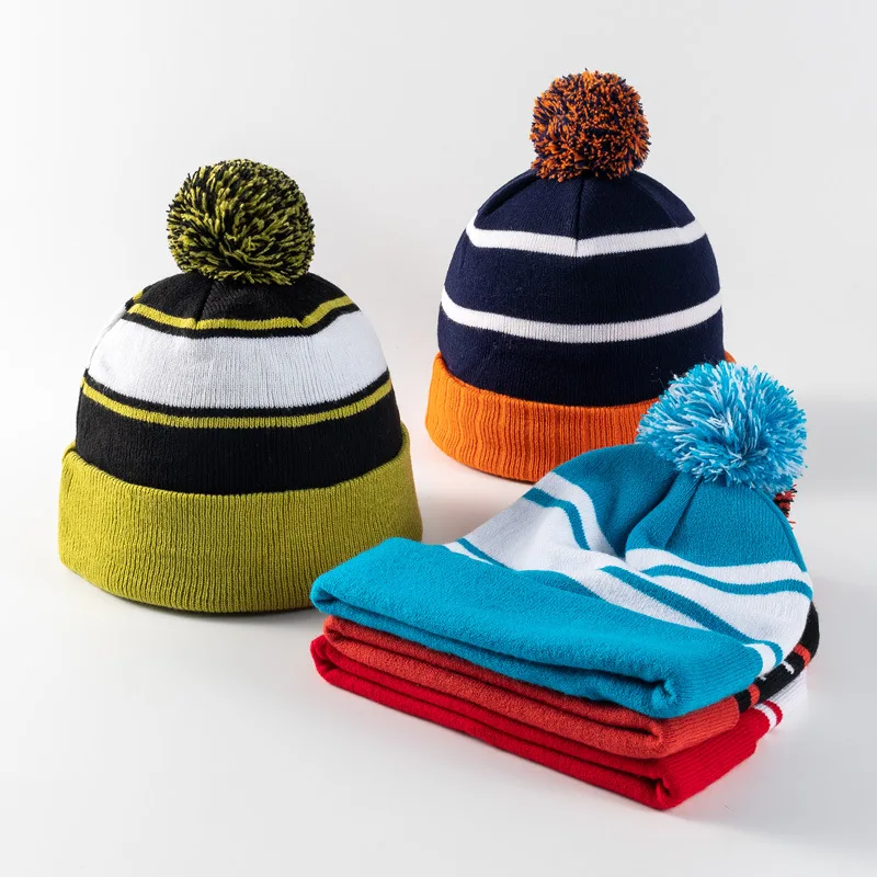 Knitted Hat Custom Logo Jacquard Sport Club Football Team Fans Bobble Hat Embroidery Logo Patch Beanie Pom Pom Hat