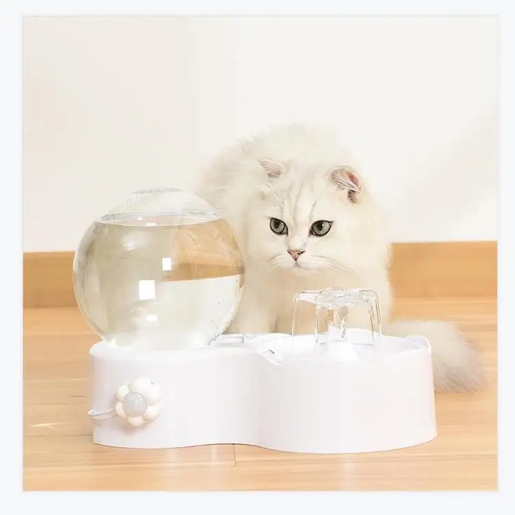 Luxury  electric  smart pet cat water fountain 2.3L pet water  dispenser for cat dog