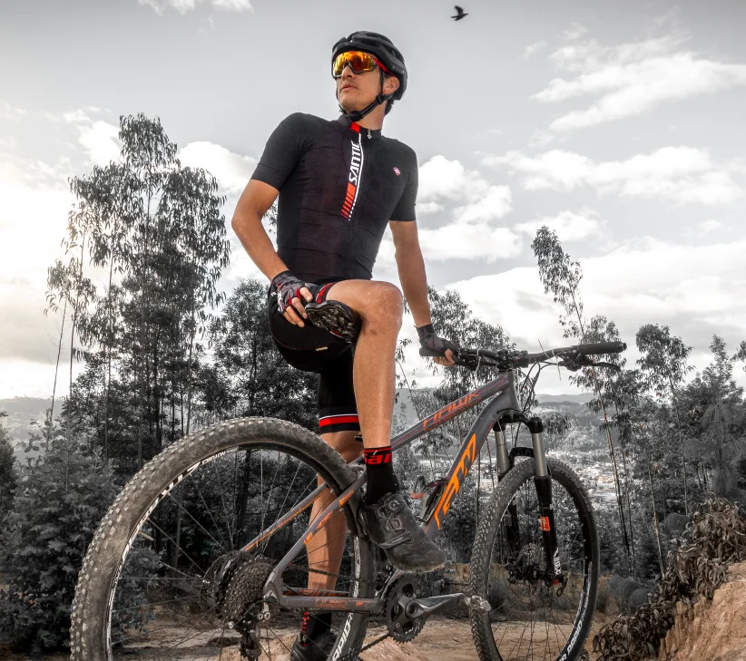 Santic OEM Pro Custom Bicycle Wear Road Bike Jersey Cycling Clothing