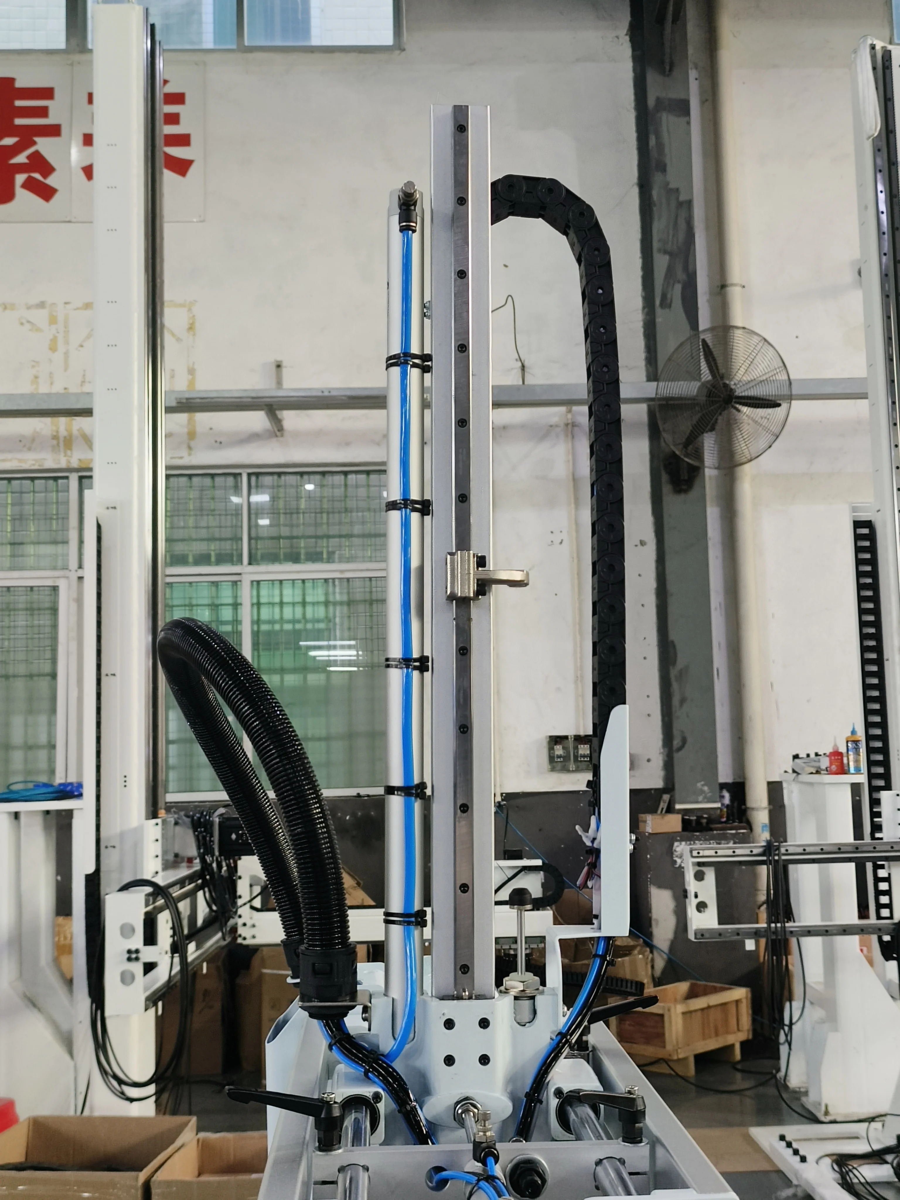 2024 Runma Save Costs Sprue Picker Robot Arm Apply to Plastic Injection Molding Machine 50-180T