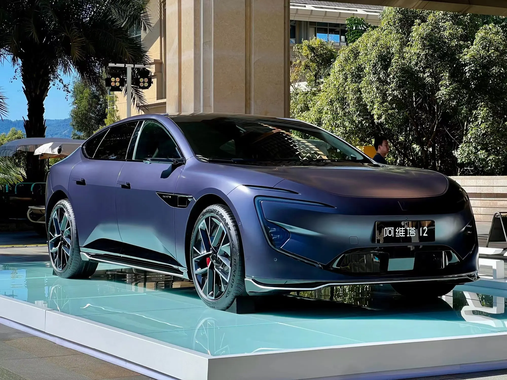 in stock huawei changan avatr 12 high quality new energy car brand new single/dual motor electric car 700 km range avatr12 gt