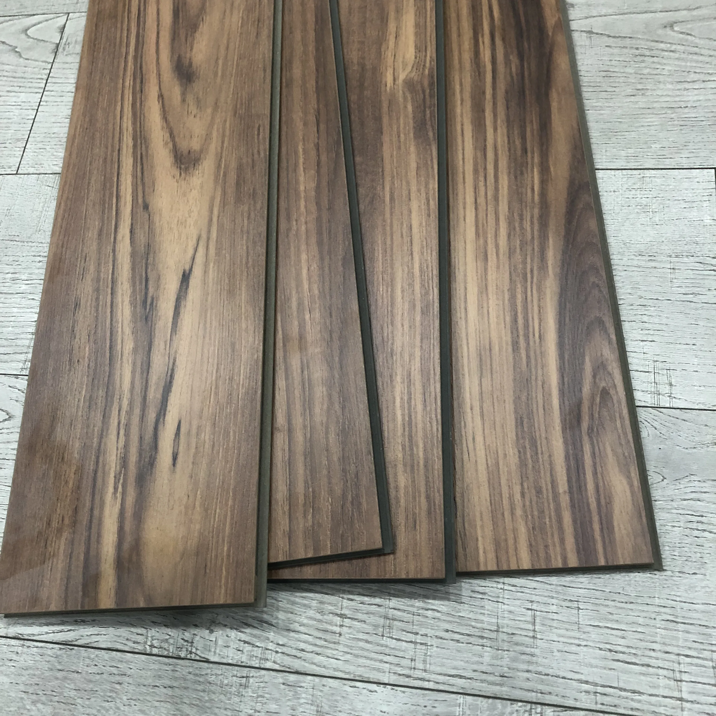 AC4 registered embossed HDF wooden 12mm laminate flooring