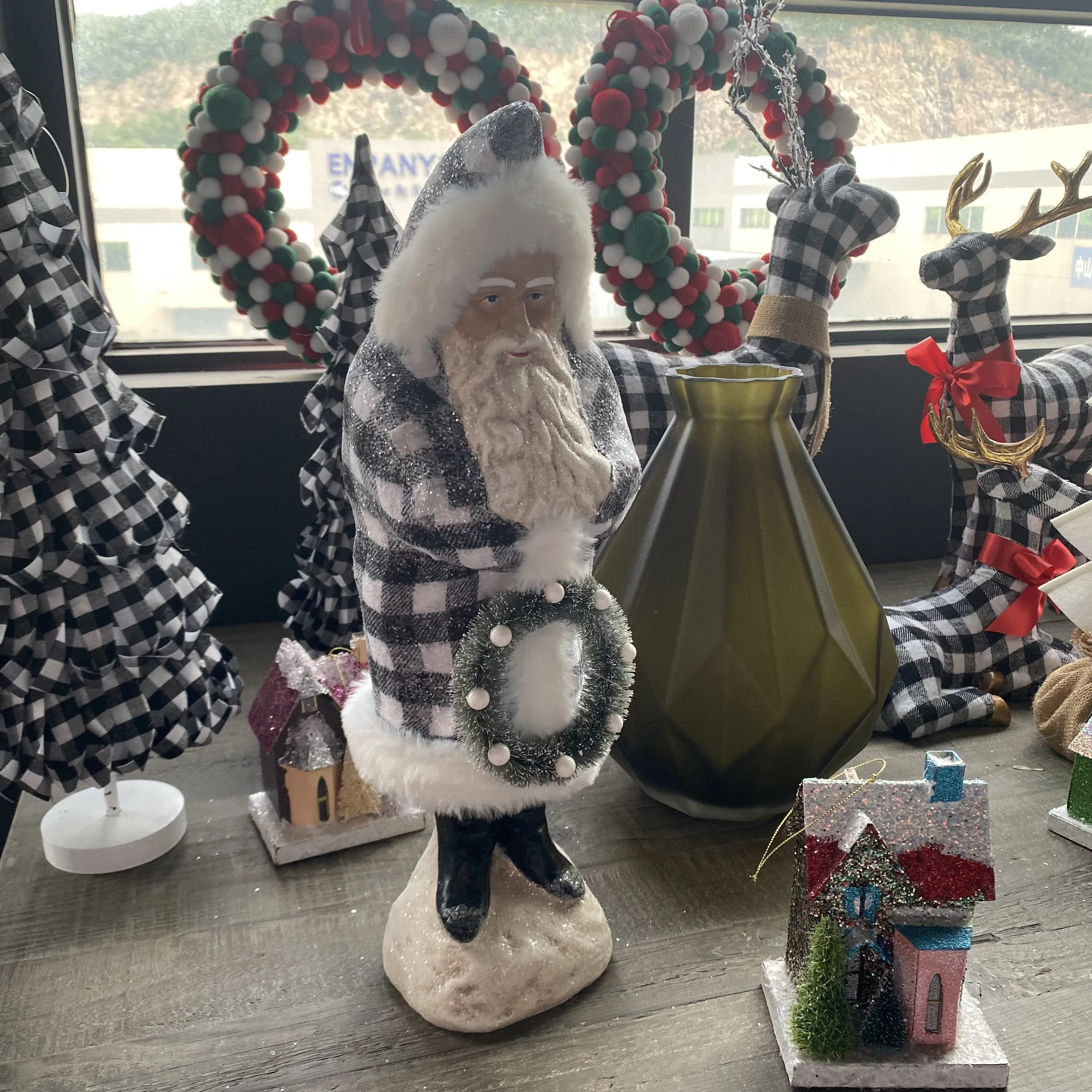 Good Price Santa Claus Angle Sculpture Statue Figurine Christmas Xmas Tabletop Decorations Resin Crafts