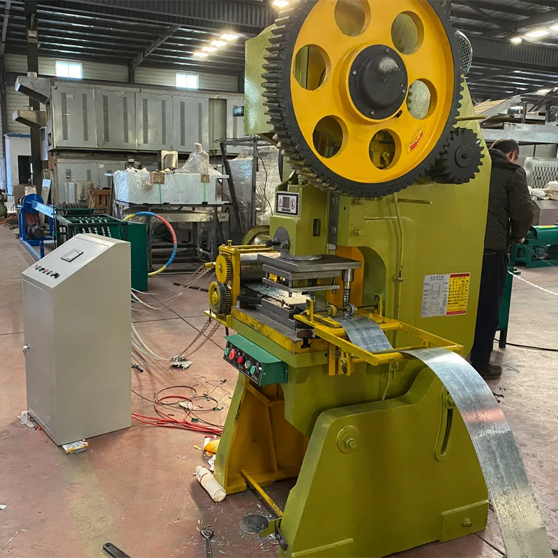 9 strips or 11 strips concertina razor barbed wire fence machine