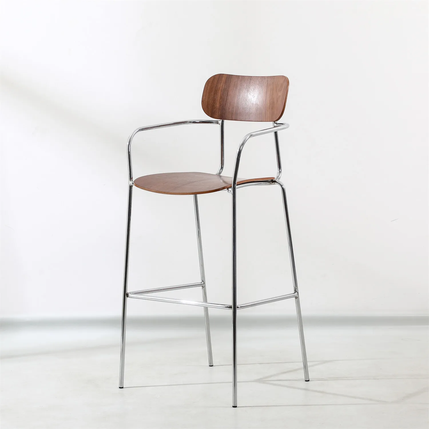 Wholesale Industrial Furniture Modern Walnut Wood Oak Seat Metal Legs High Bar Chairs with Armrest