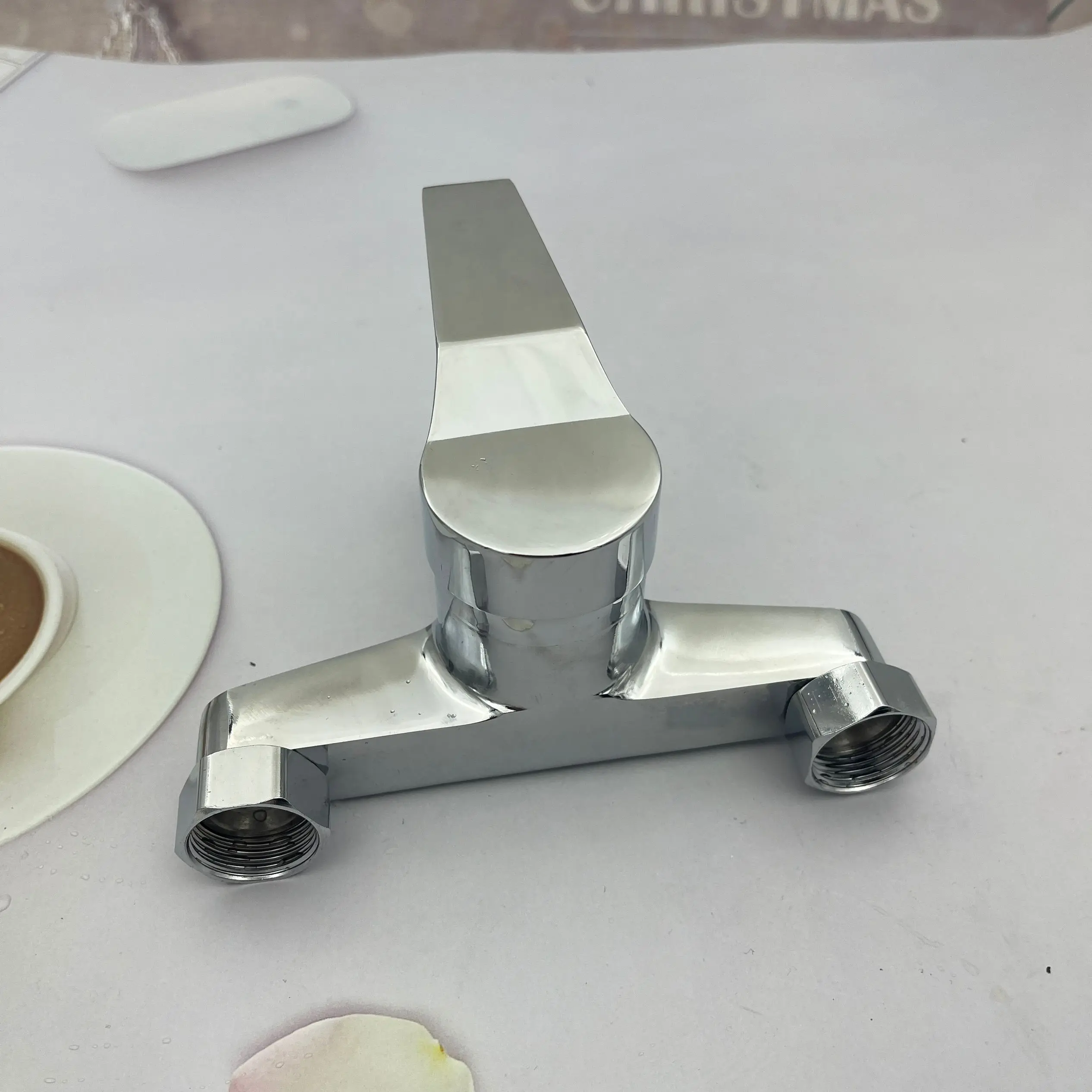 Hot and cold faucet solar water mixing valve hot and cold switch bathtub bath bathroom triple faucet wholesale