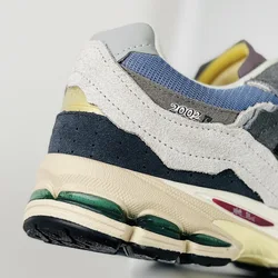 Top Quality Brand Box 2002R Women Sneakers Walking Style Shoes Men Sports