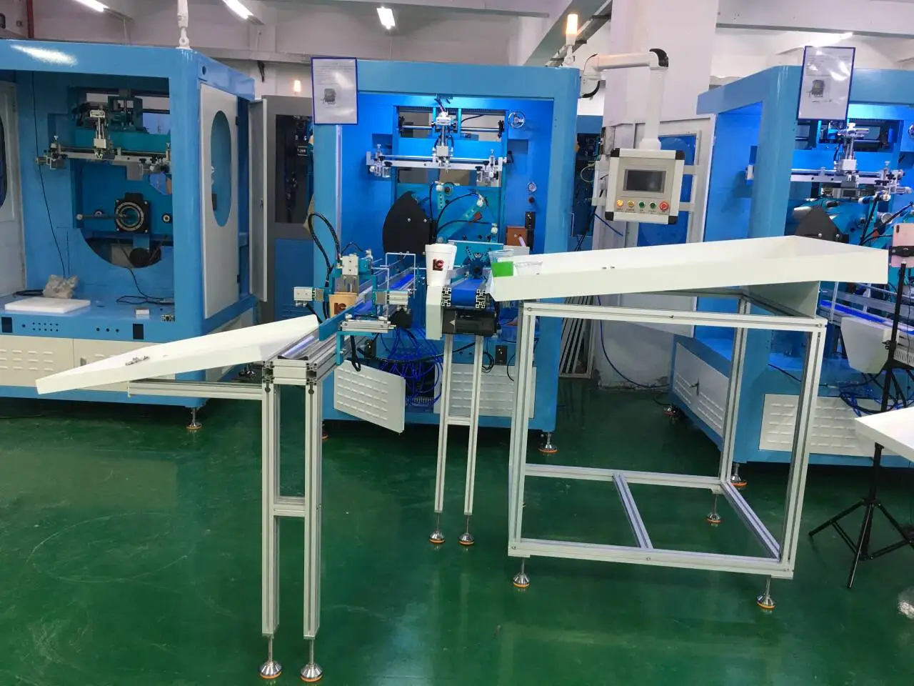 Factory Multi Color Full Automatic servo motor Screen Printing Machine for Coffee cup beverage bottle with LED UV Curing system