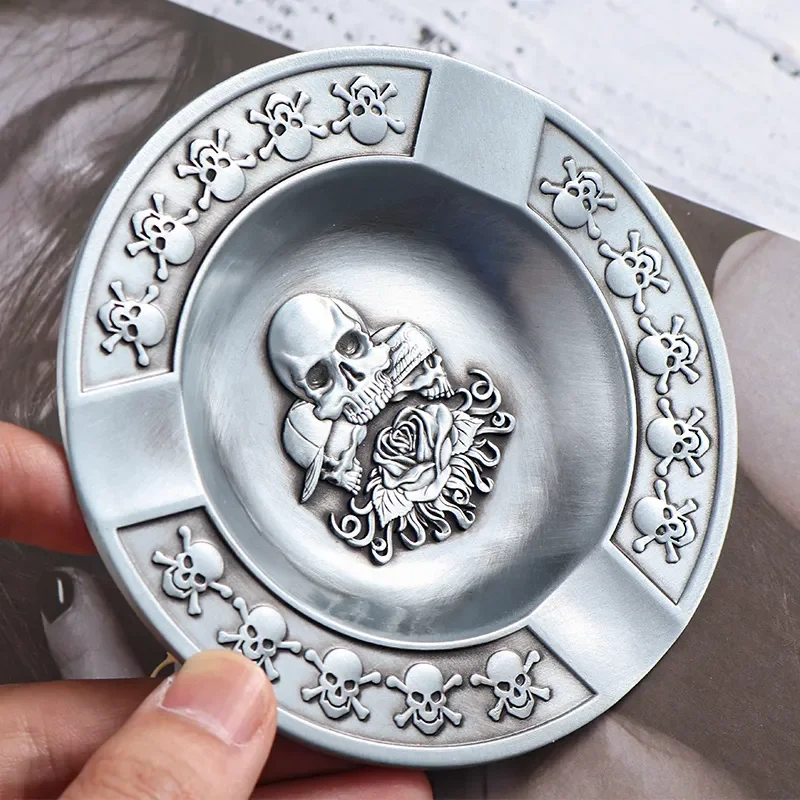 Wholesale Cheap Round Cigar Smoking Ashtray Custom Logo Cigarette Smoking Portable Metal Ashtrays