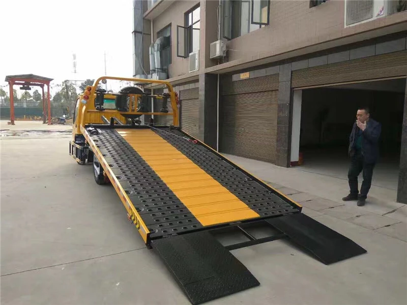 FOTON 4x2 Wheel Lift Flat Bed Car Hauler One Towing Three Car Carrier Road Recovery Rollback Tow Truck Flatbed Wrecker