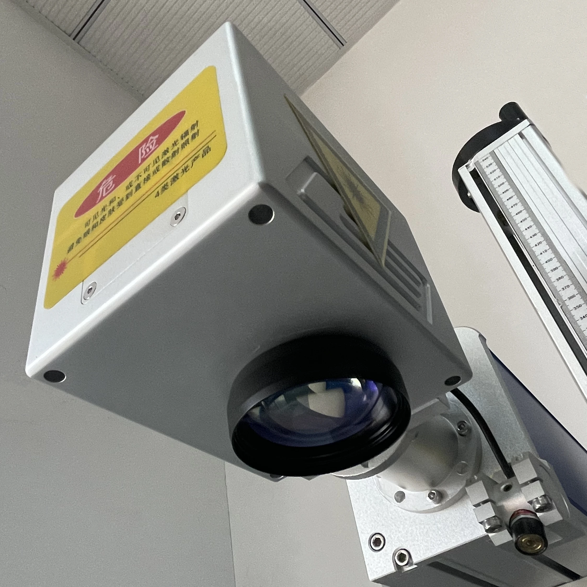 Low Price Portable 20W Gun Laser Marking Machine With Visual Positioning System