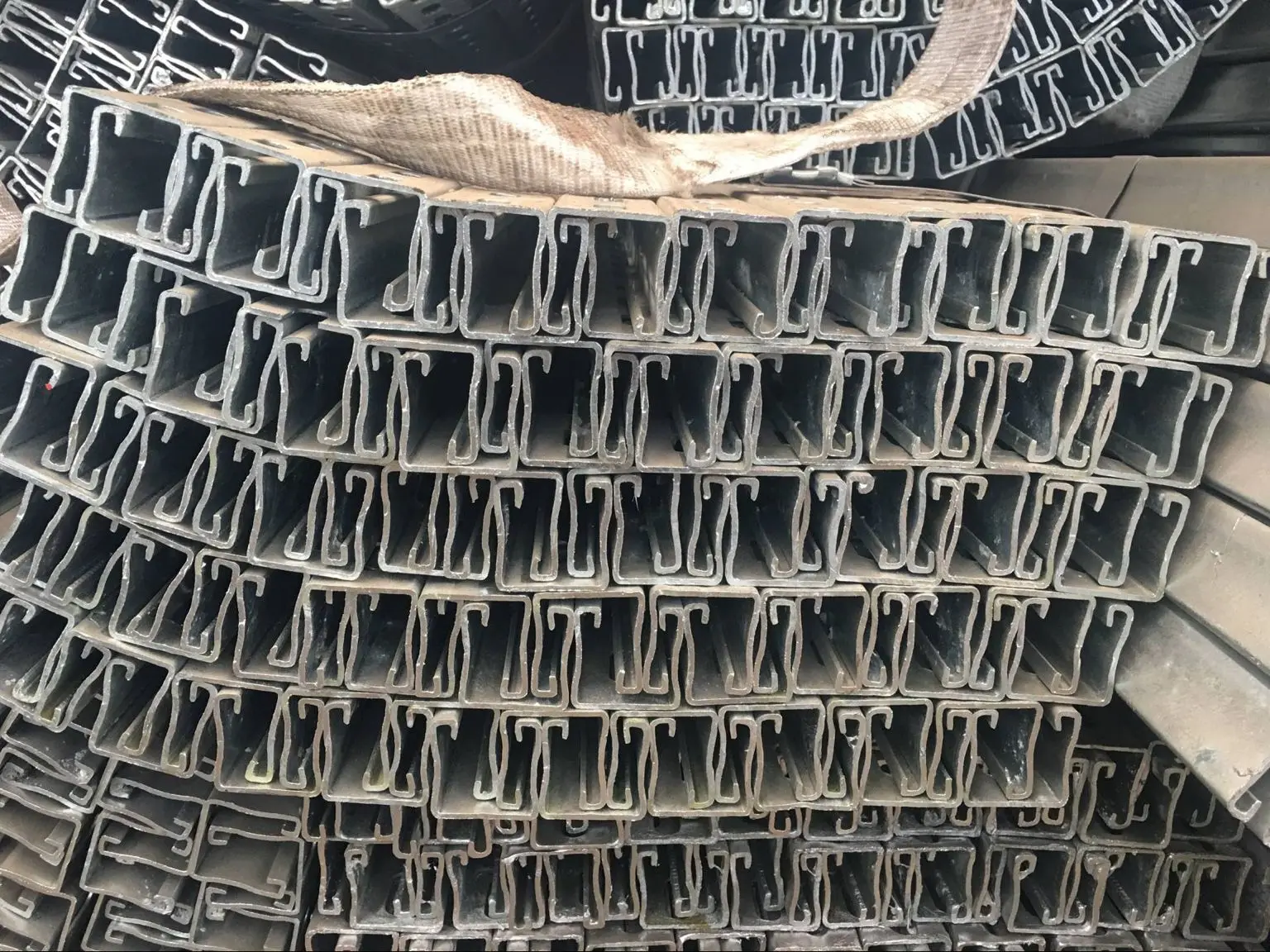Convenient and practical hollow steel square section galvanized steel hollow sections hollow steel section