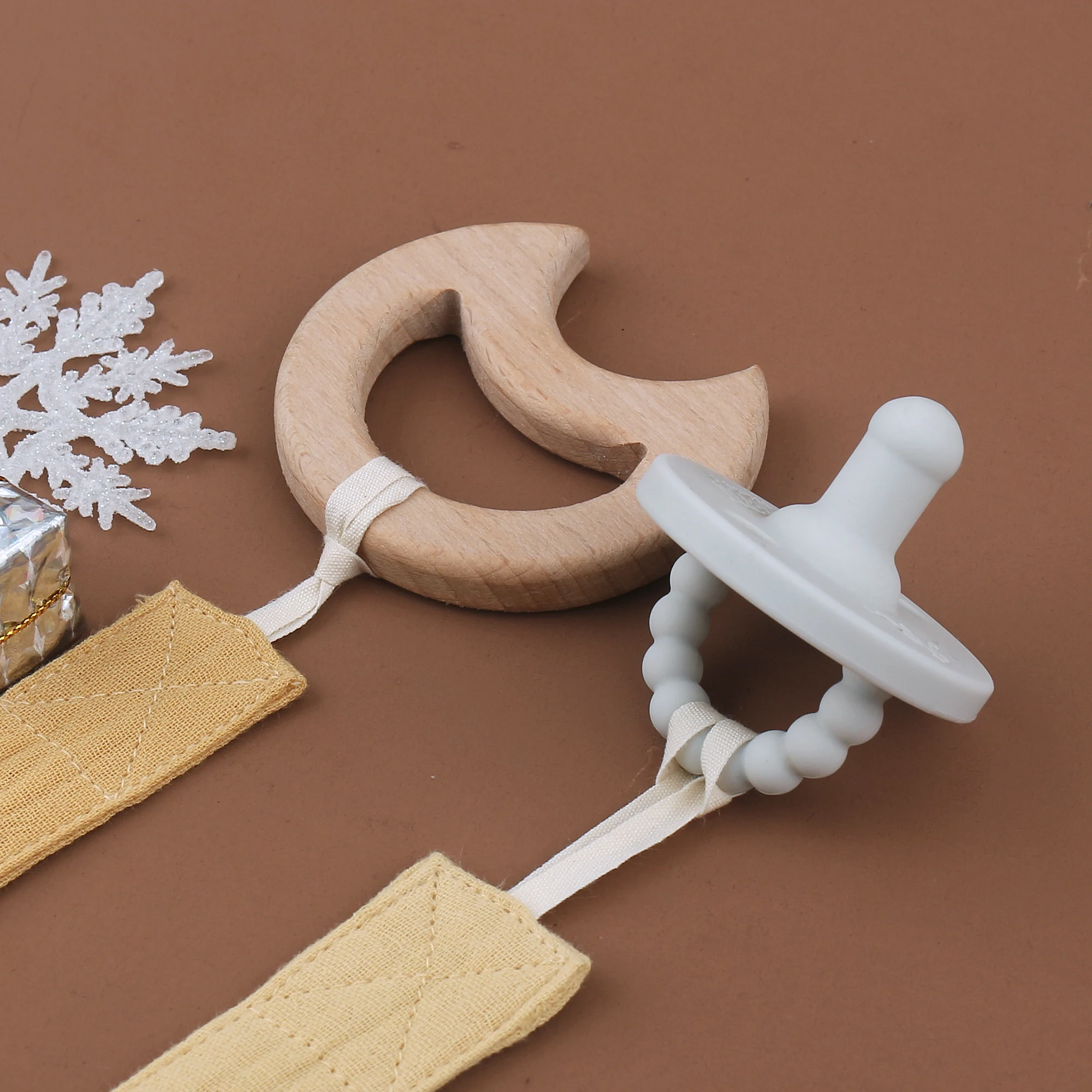 Fashion custom handmade pure color, brand new animal teeth, baby super like animal head pacifier, beech wood clip