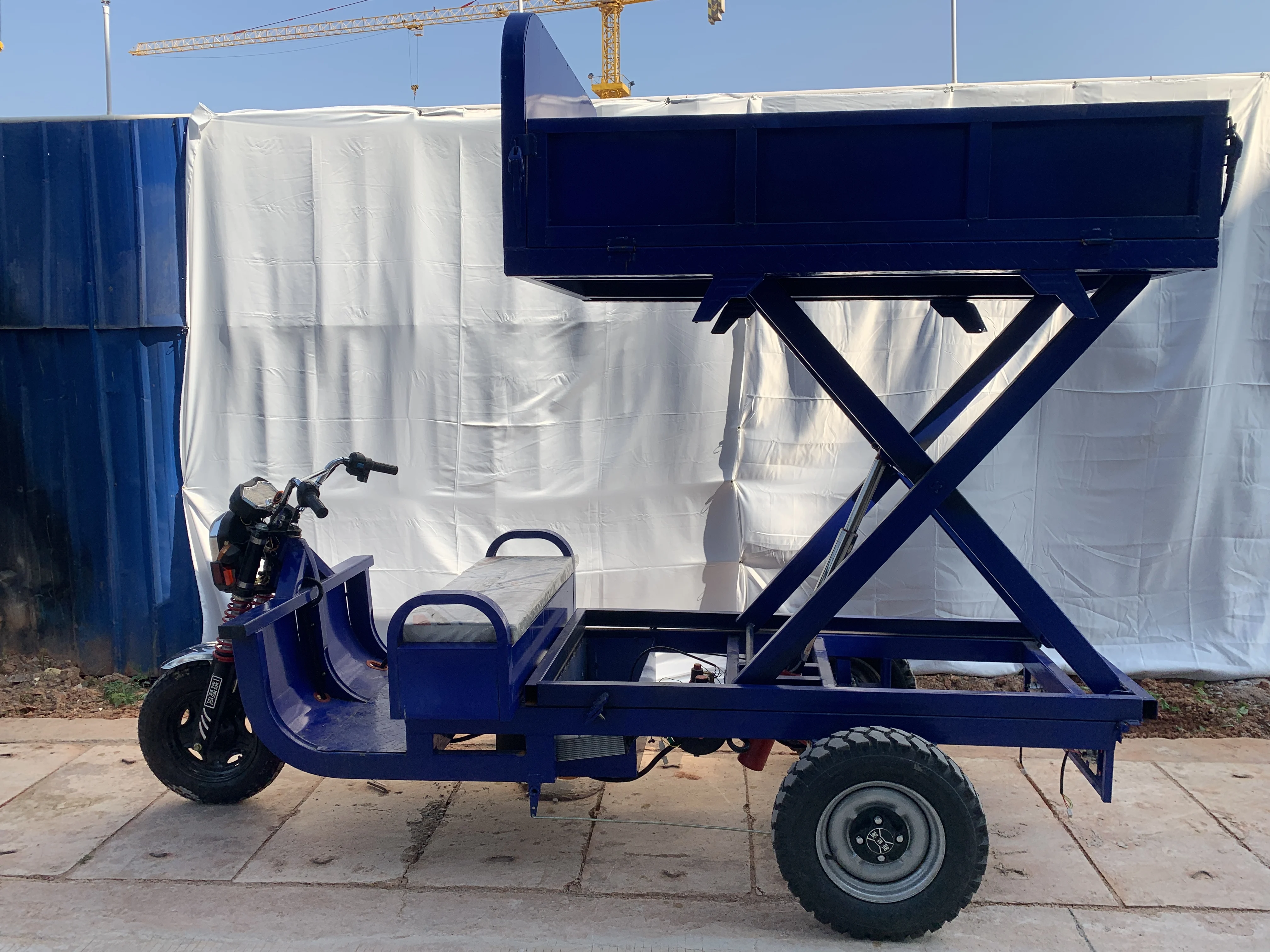 Factory Electric truck with lift platform for loading and lifting Cargo