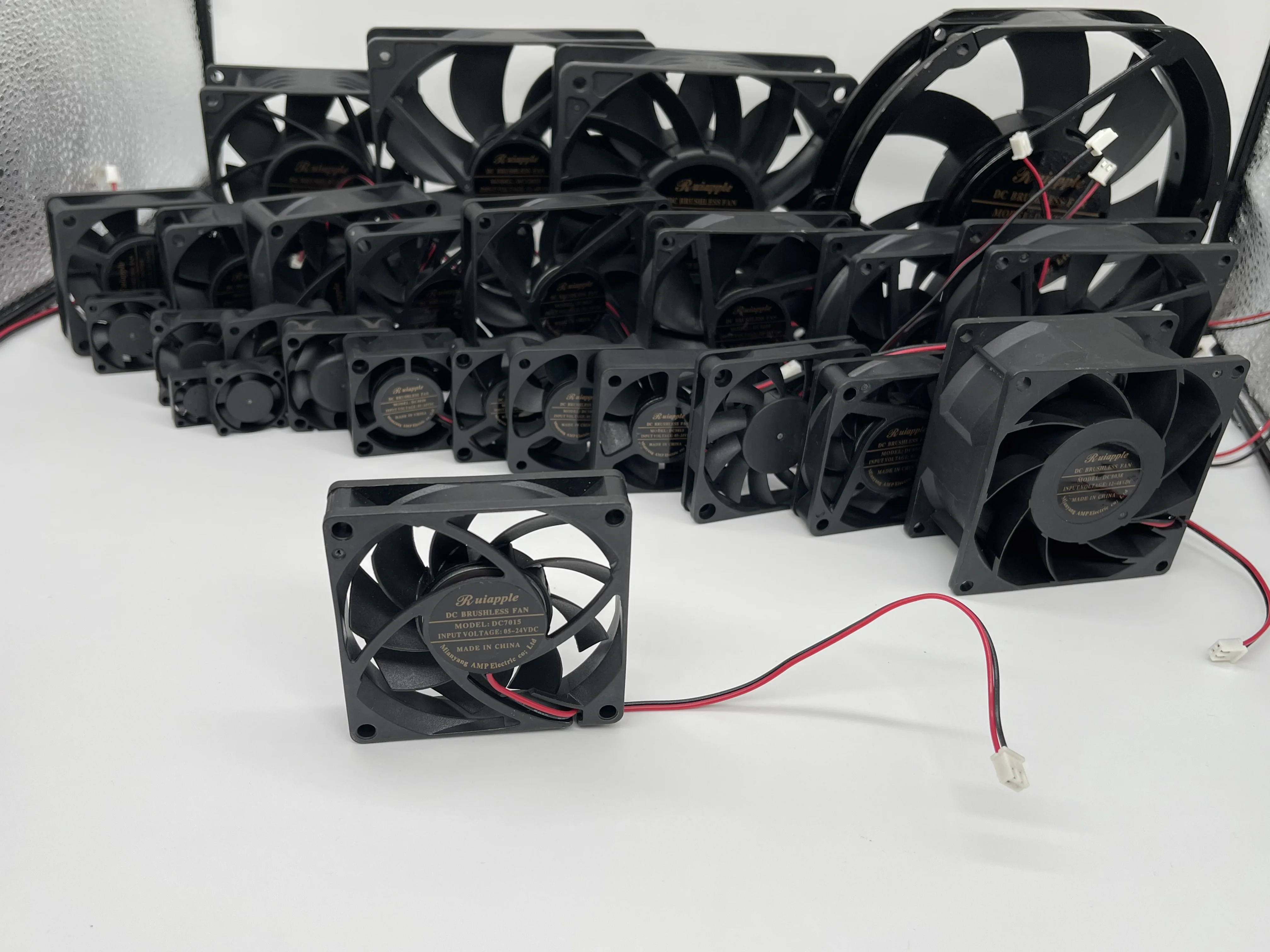 High quality dc 7015 70*70*15 mm radiator Fan 12 volt 24 volt 48 volt DC Cooling Fan