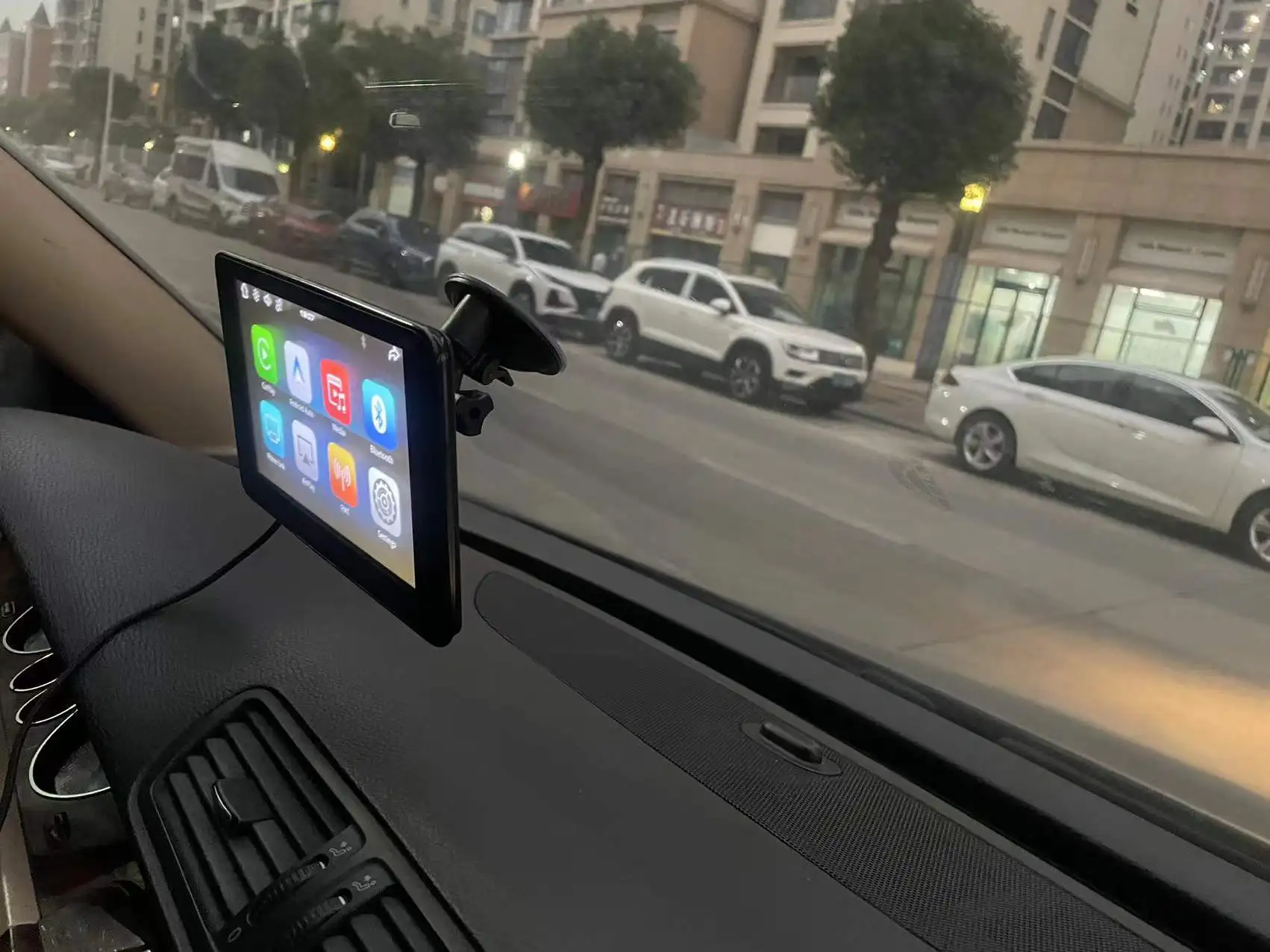 7 inch portable Linux Carplay android auto phone link IPS screen car tablet