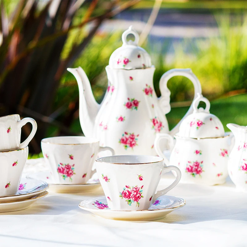 Керамический чайник ручной работы и чайный набор для дома