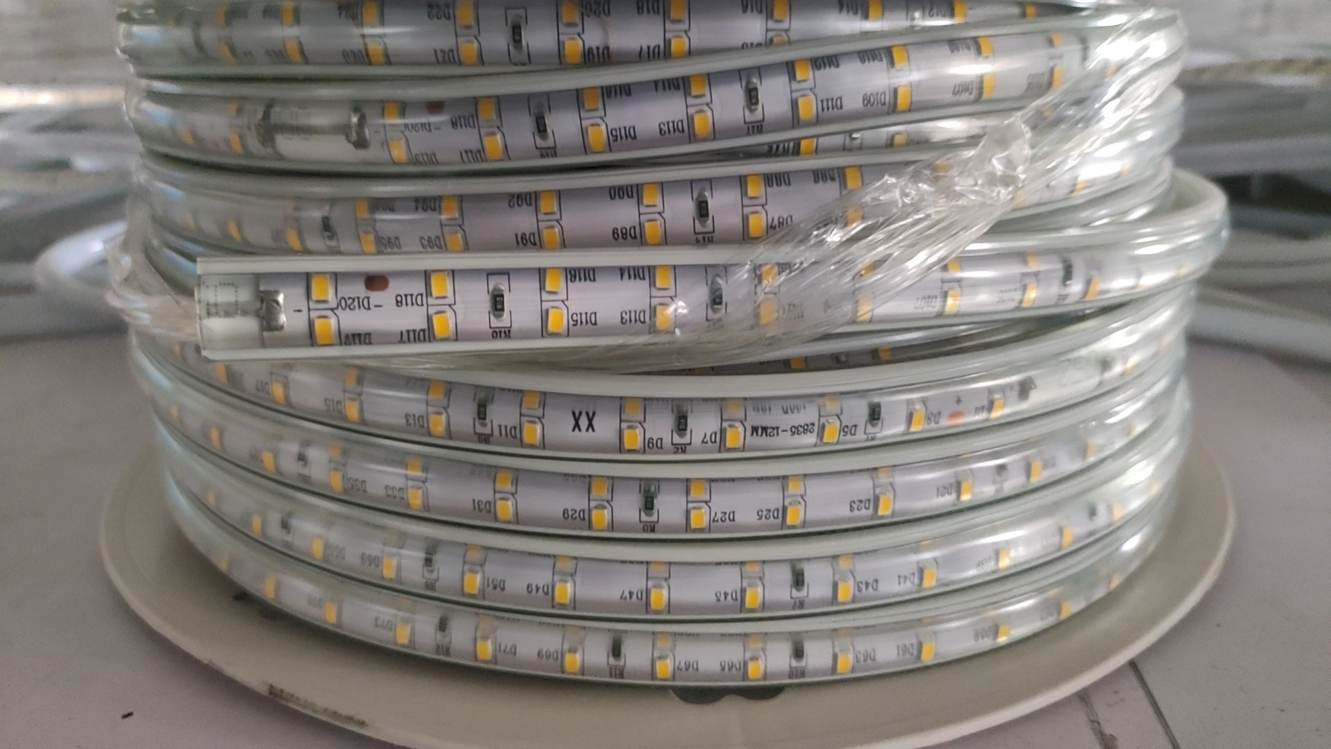 2024 High Quality With-wire SMD2835 180eds/m 3 rows Ip67 Waterproof Ac 110v 220v Led Strip Light