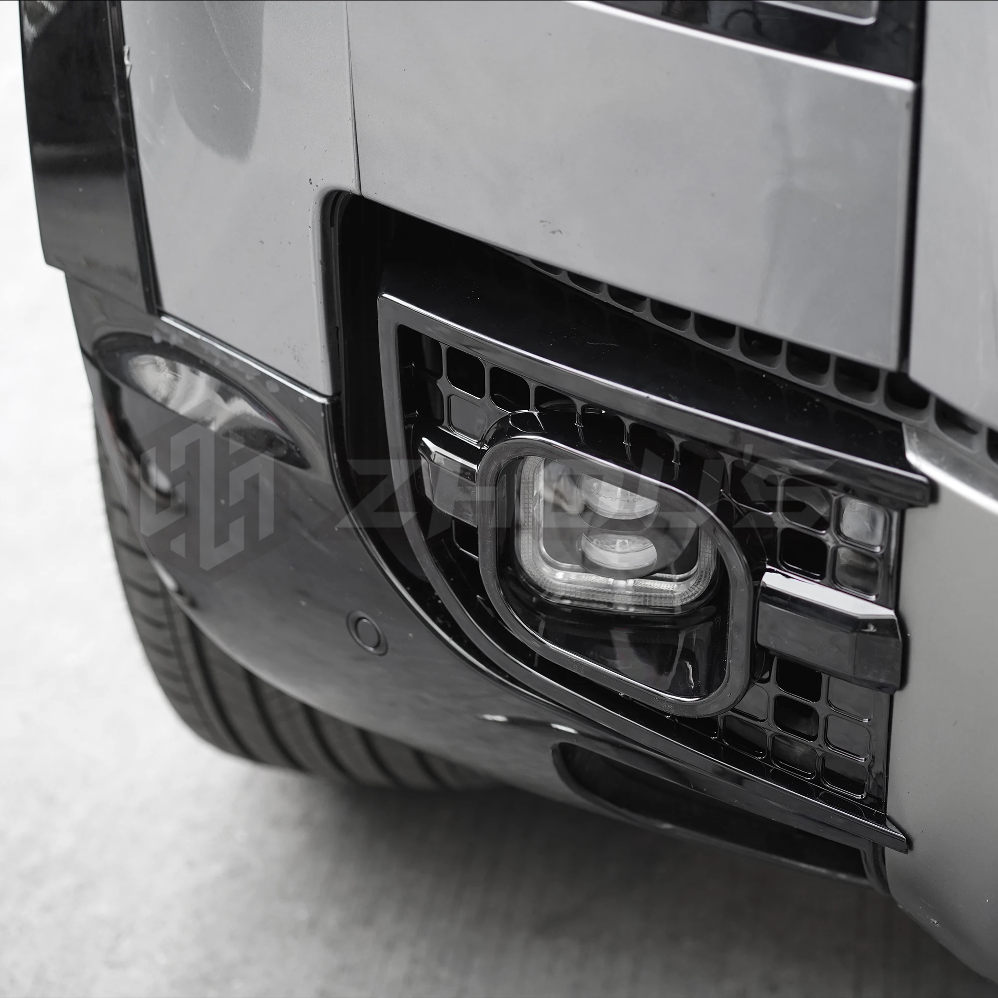 Auto Lighting Systems Vehicle Anti-Collision Led Driving Light Projector Fog Lamp For Car New Defender L663