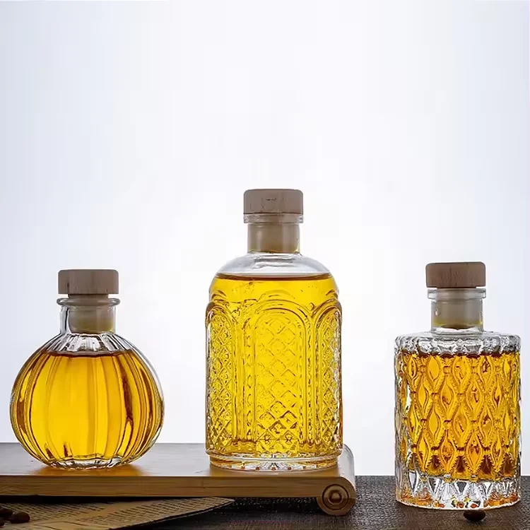 Factory Hot Sale Carving Various Patterns Glass Wine Bottle With Wooden Lid Aroma Reed Diffuser Bottle