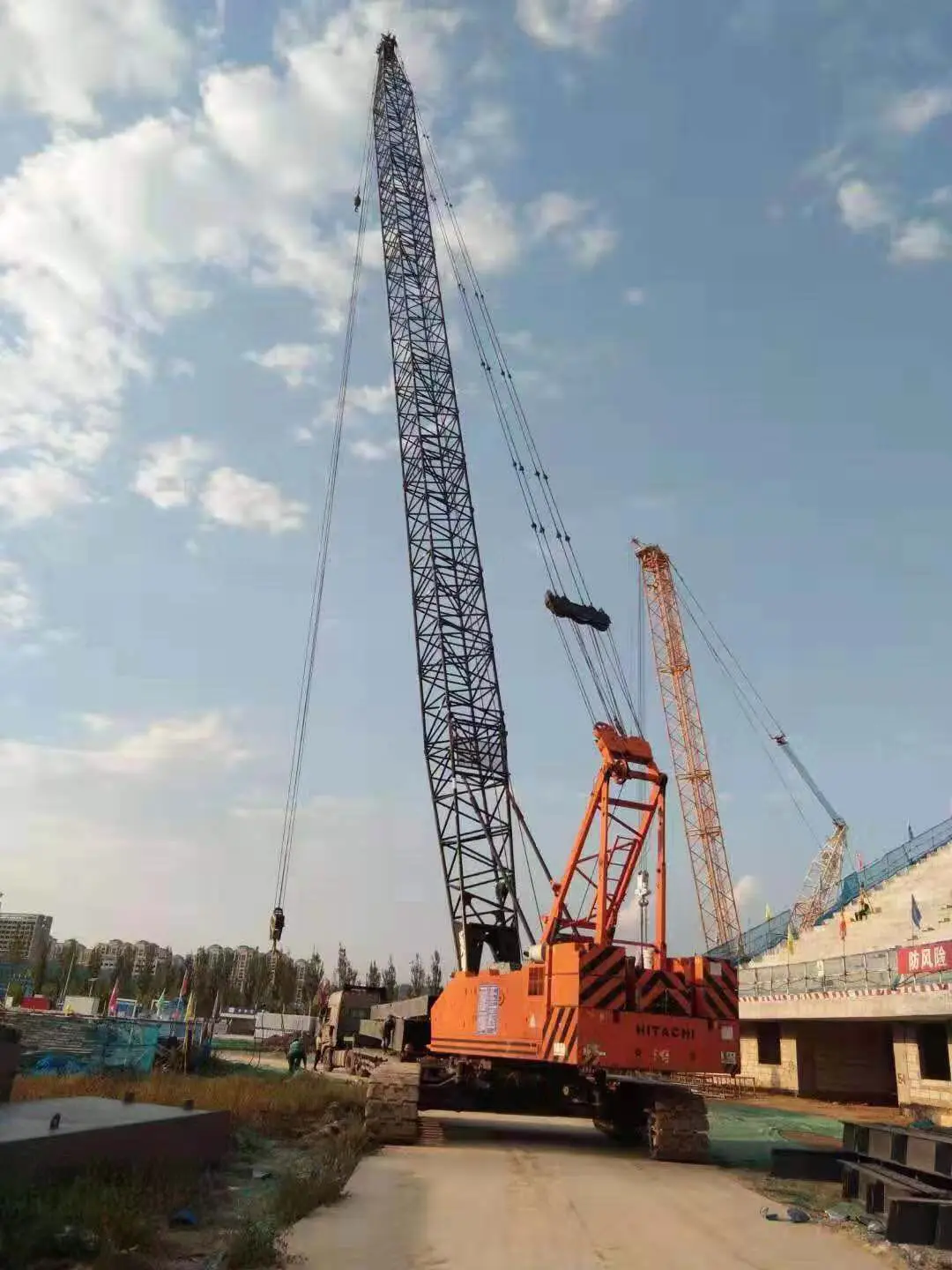Used kh500 crawler crane Japan 100ton crane for sale