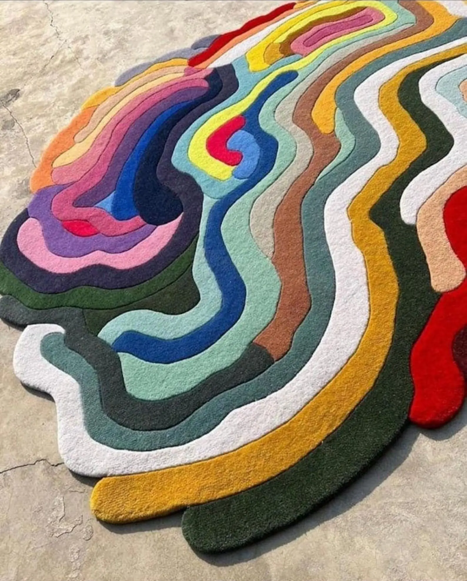 Hand Made Tufted Customised Unshapped Carpet Tufted Gun Carpet Aesthetic Abstract Fluffy Tufted Rug