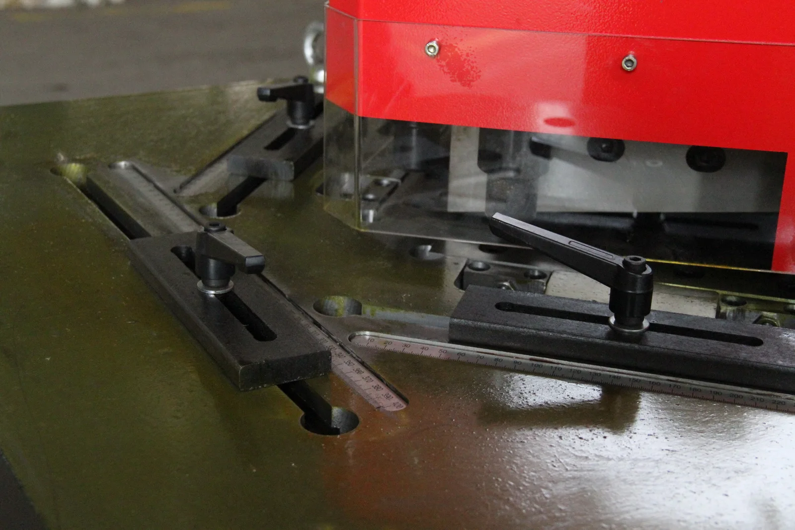  Best operating and Super quality easy to operate light angle cutter China hydraulic shearing