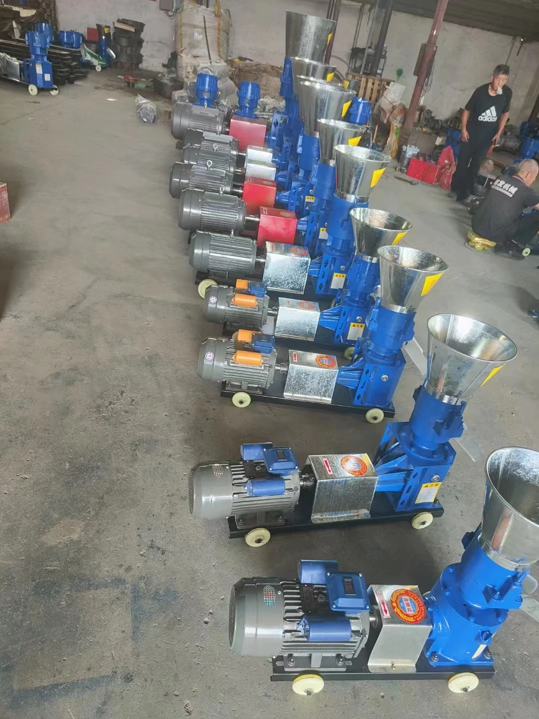Animal Feed Pellet Making Machine Pullet Feed Pellet Making Machine Machine Make Tilapia Fish Feed Pellets