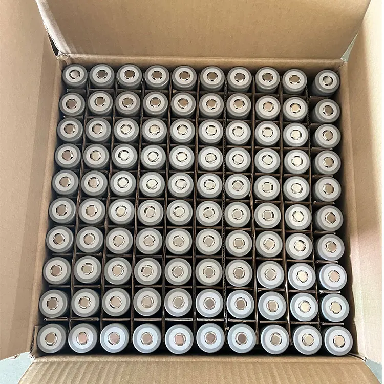 Wholesale 6000mah 3c Lifepo4 Cylindrical Battery Cell 32650 32700 3.2v With Screw for Solar Lamp
