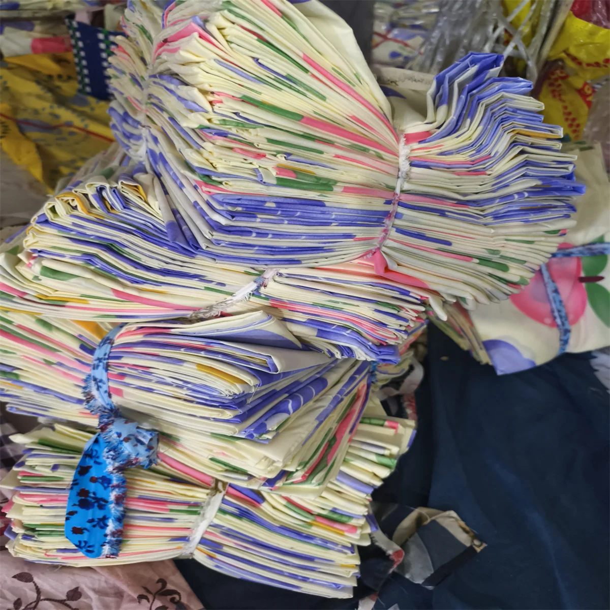 factory wholesale Polyester printed popular design brushed bedding bedsheet set pillowcase fabric