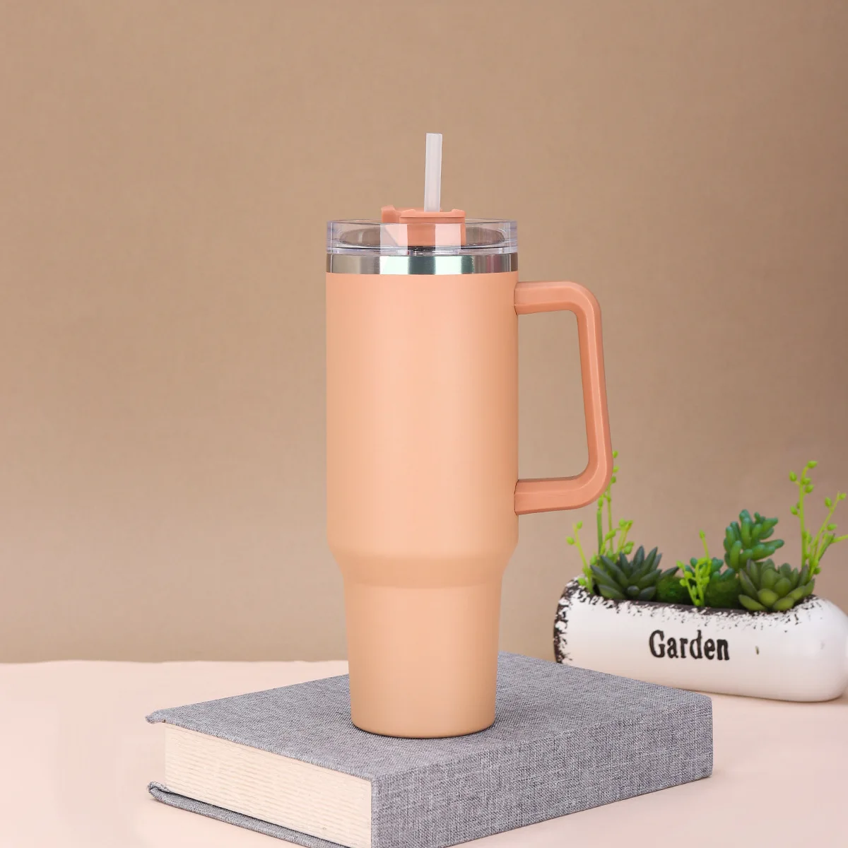 Large Capacity Portable Stainless Steel Car Cup with Handle Double-Layer Vehicle-mounted Vacuum Insulated Straw Cups