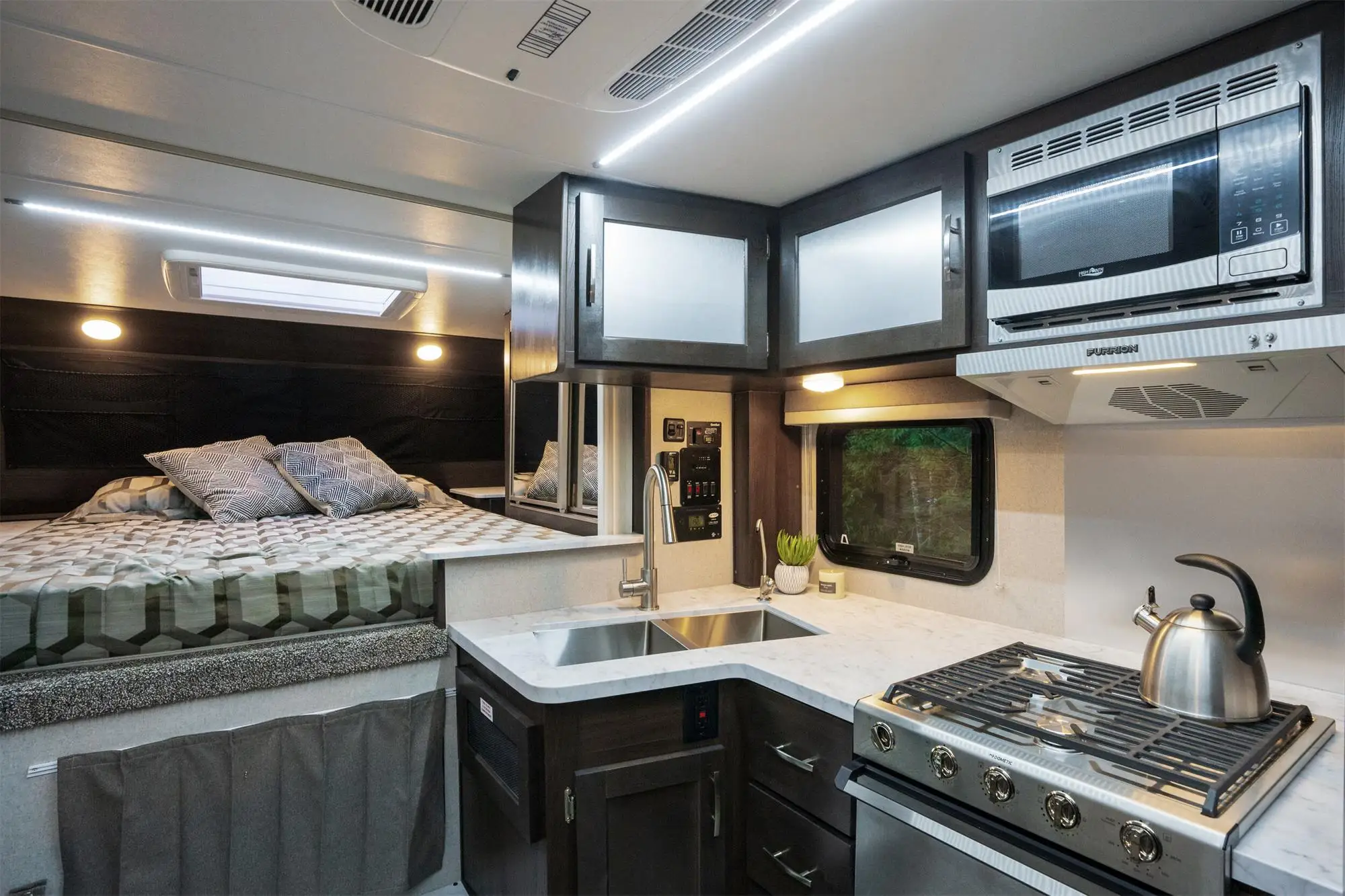 Manley Slide In Box Truck Cabover Cab Over Camper With King Bed Sleeps 4 For Utility Trailer F150 Half Ton Short Bed 